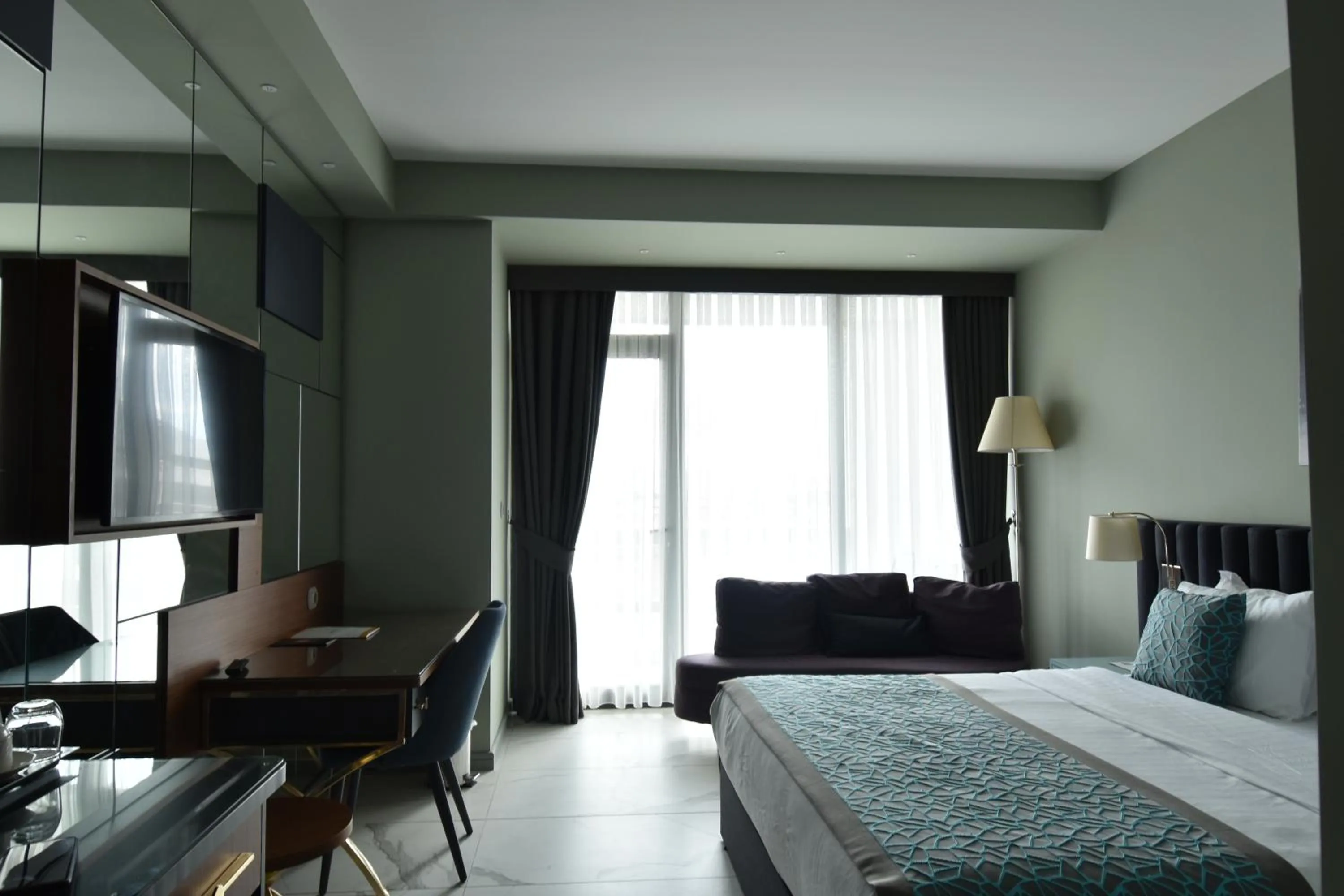 Bedroom, Bed in Capella Otel