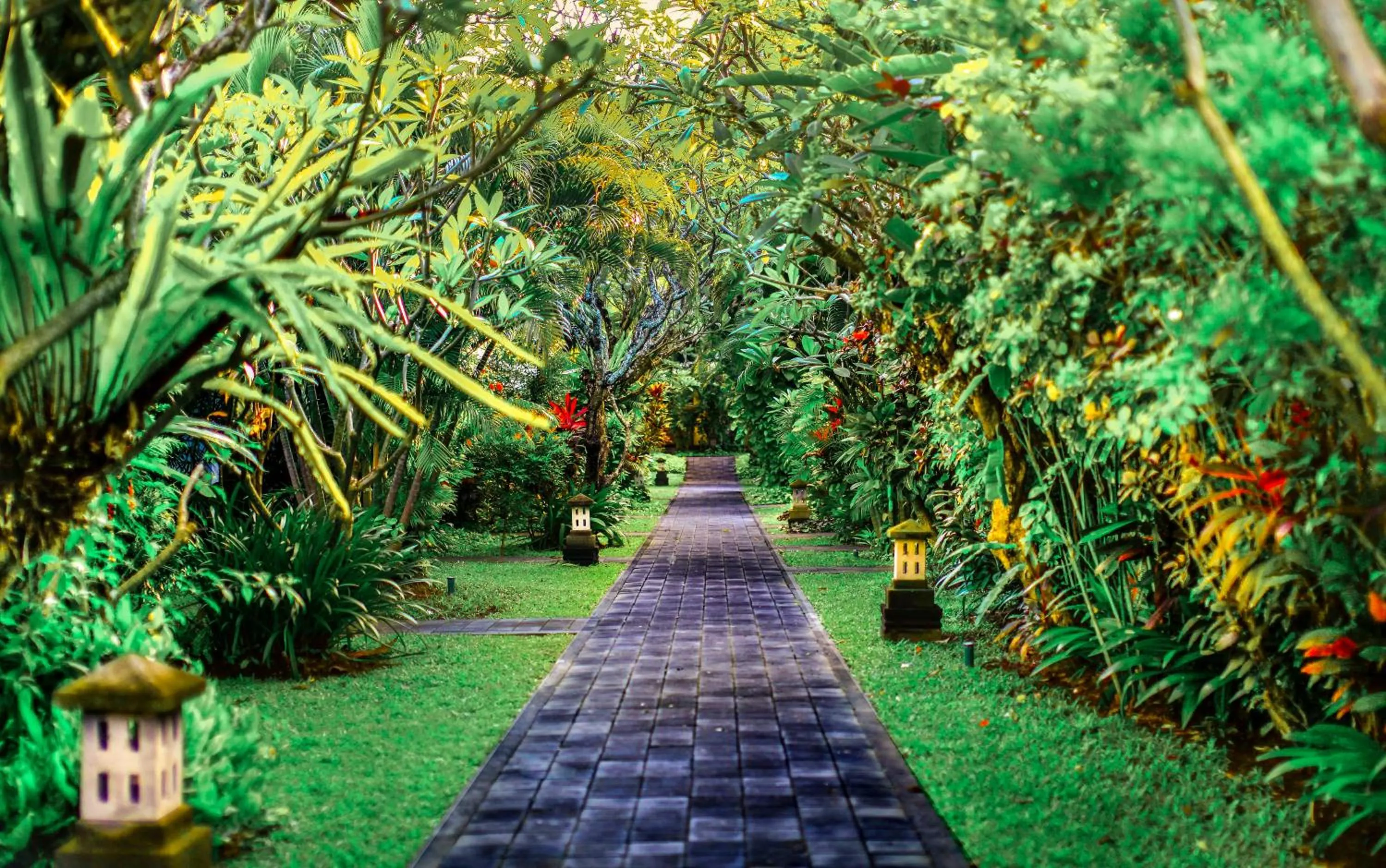 Property building in Puri Raja Hotel