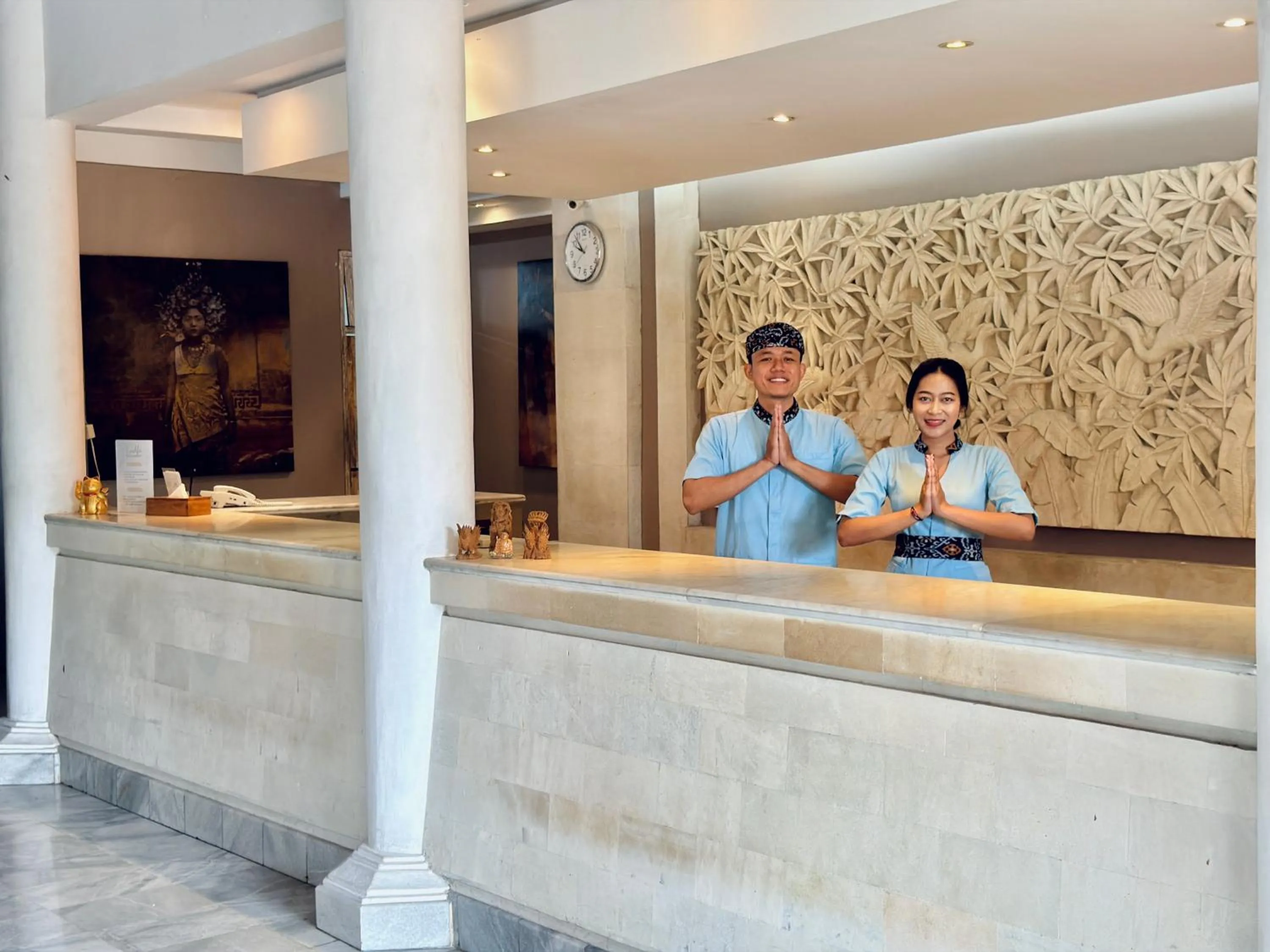 Lobby or reception in Puri Raja Hotel