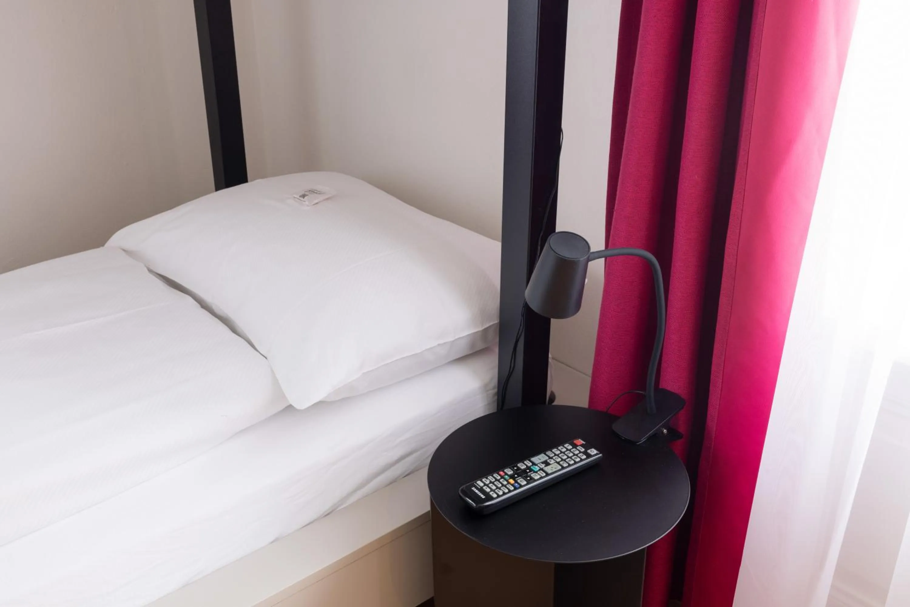 Bed in Fred Guest House Hauptbahnhof - Self Check-in