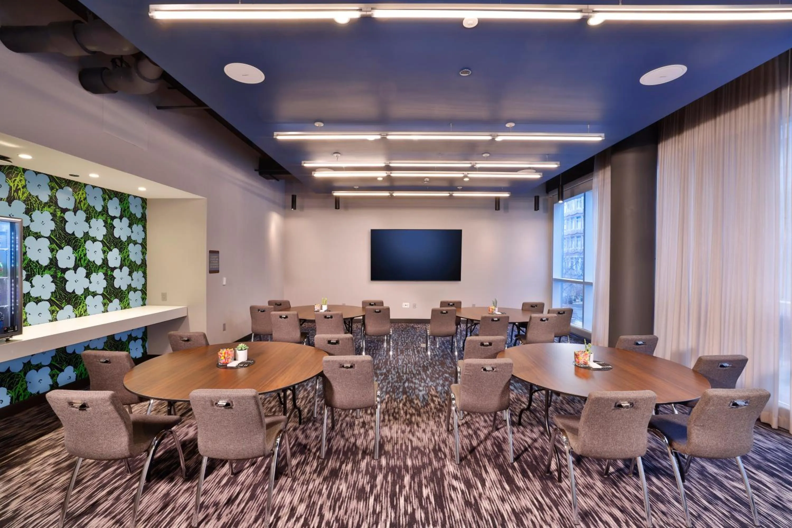 Meeting/conference room in Aloft Chicago Mag Mile