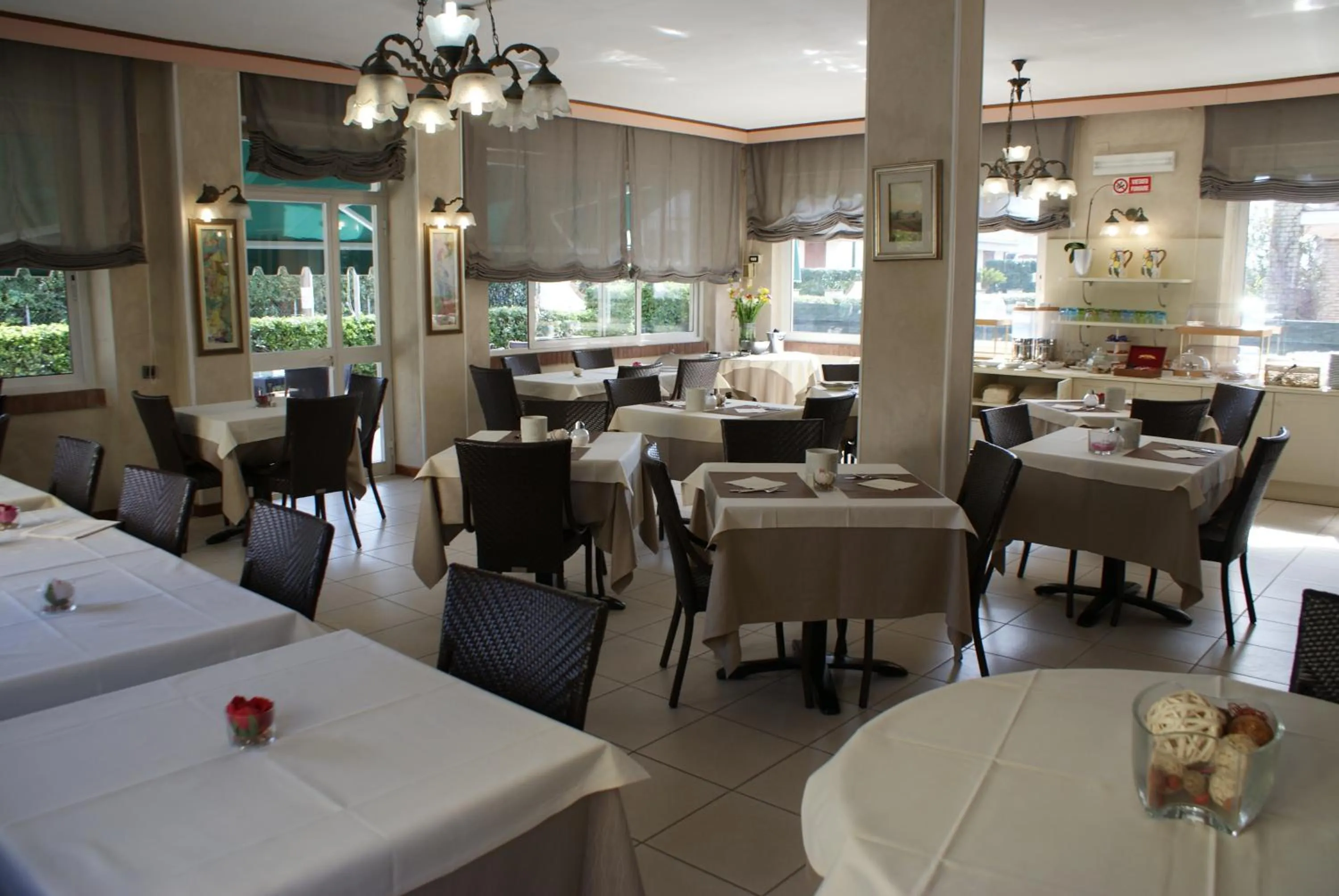 Restaurant/places to eat in Hotel Michela