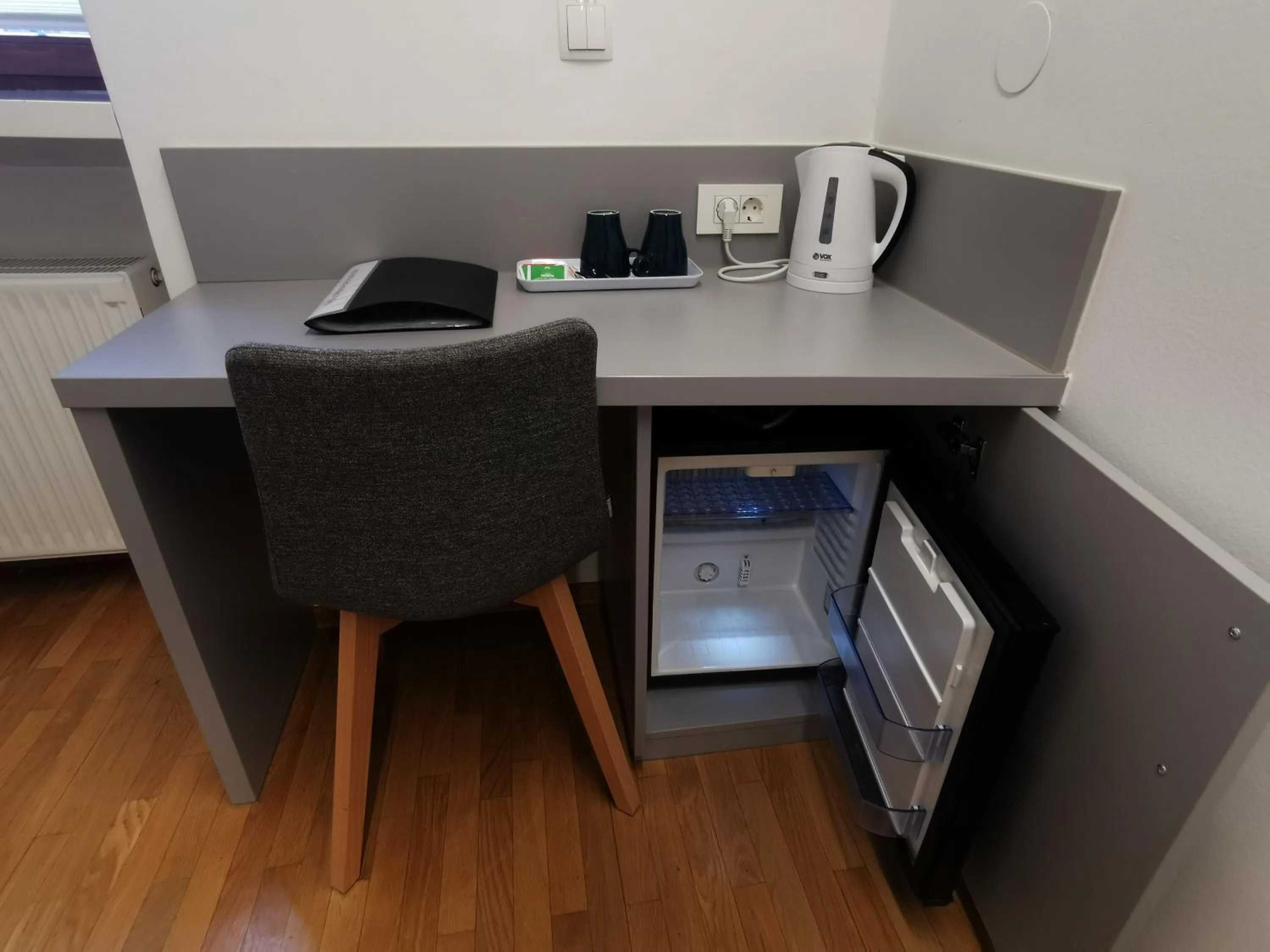 Coffee/tea facilities in Rooms Sincere 1830