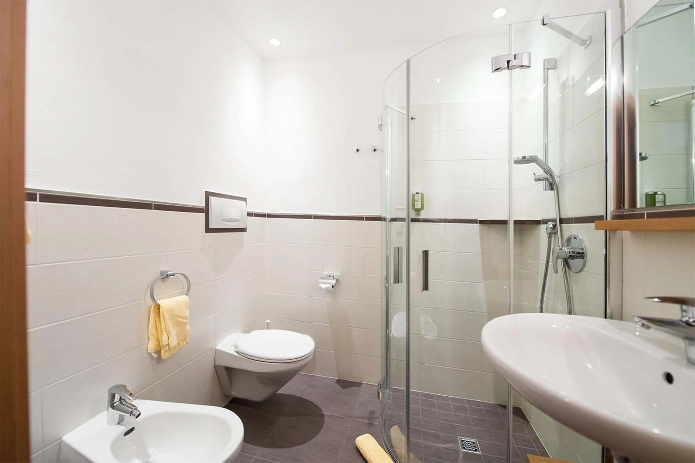 Bathroom in Hotel Paradies