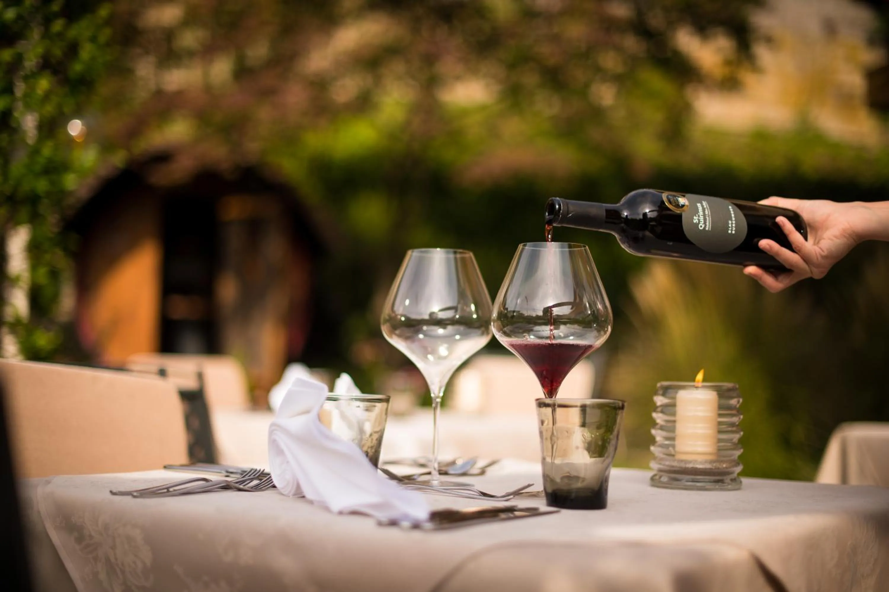 Restaurant/places to eat in Hotel Paradies