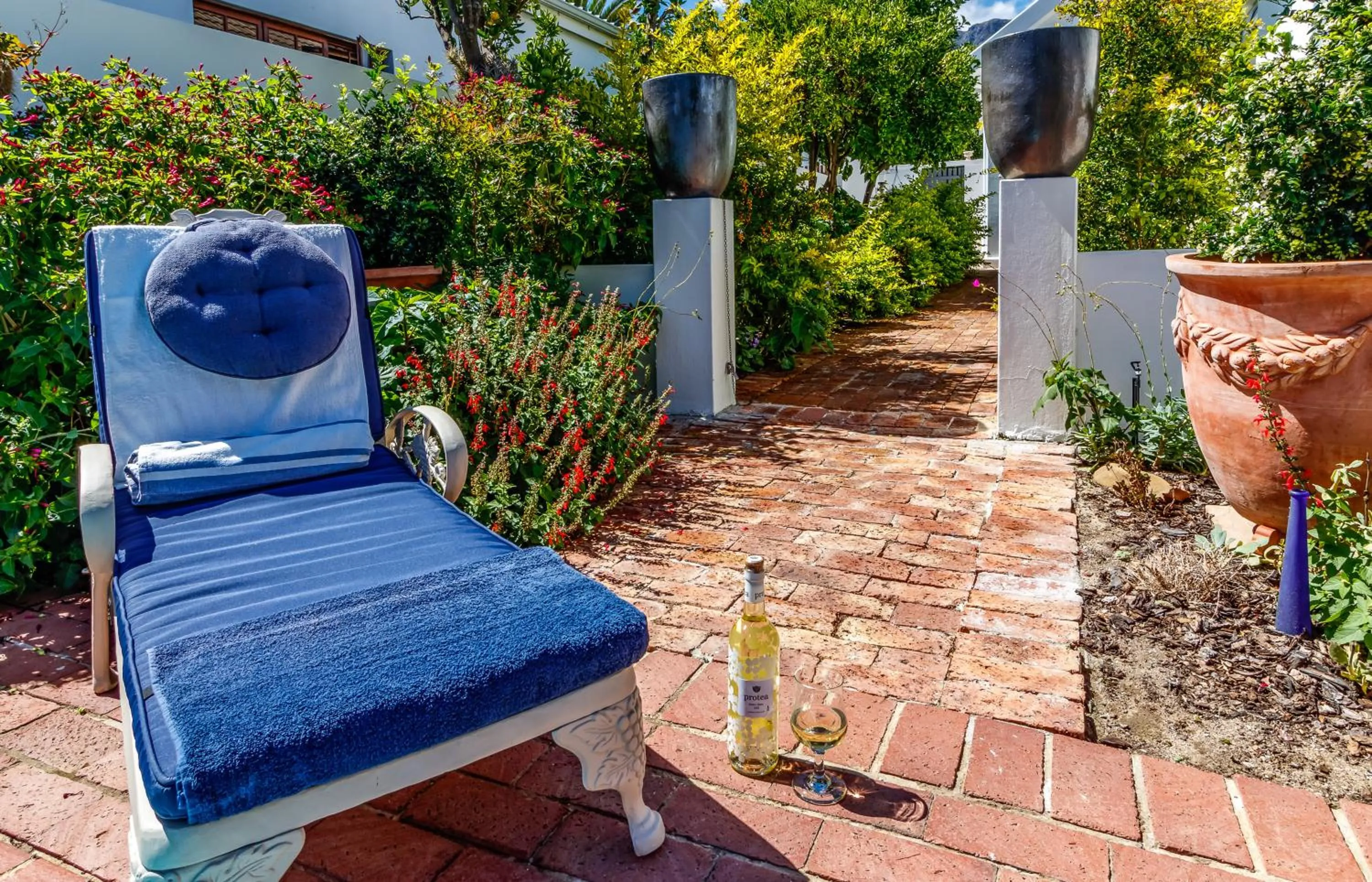 Swimming pool in Bleu Cobalt Cottage