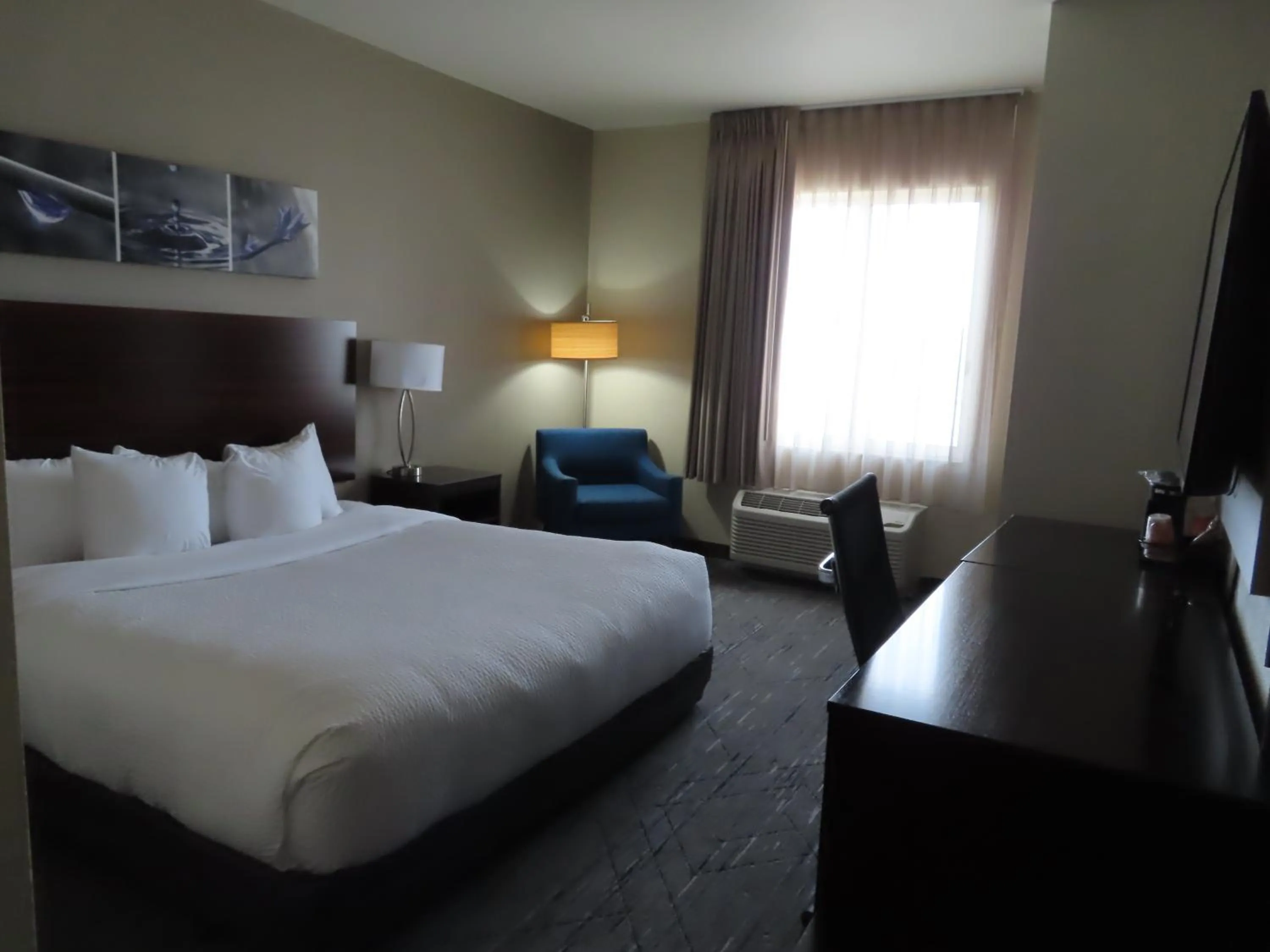 Bed in Sleep Inn & Suites Denver International Airport