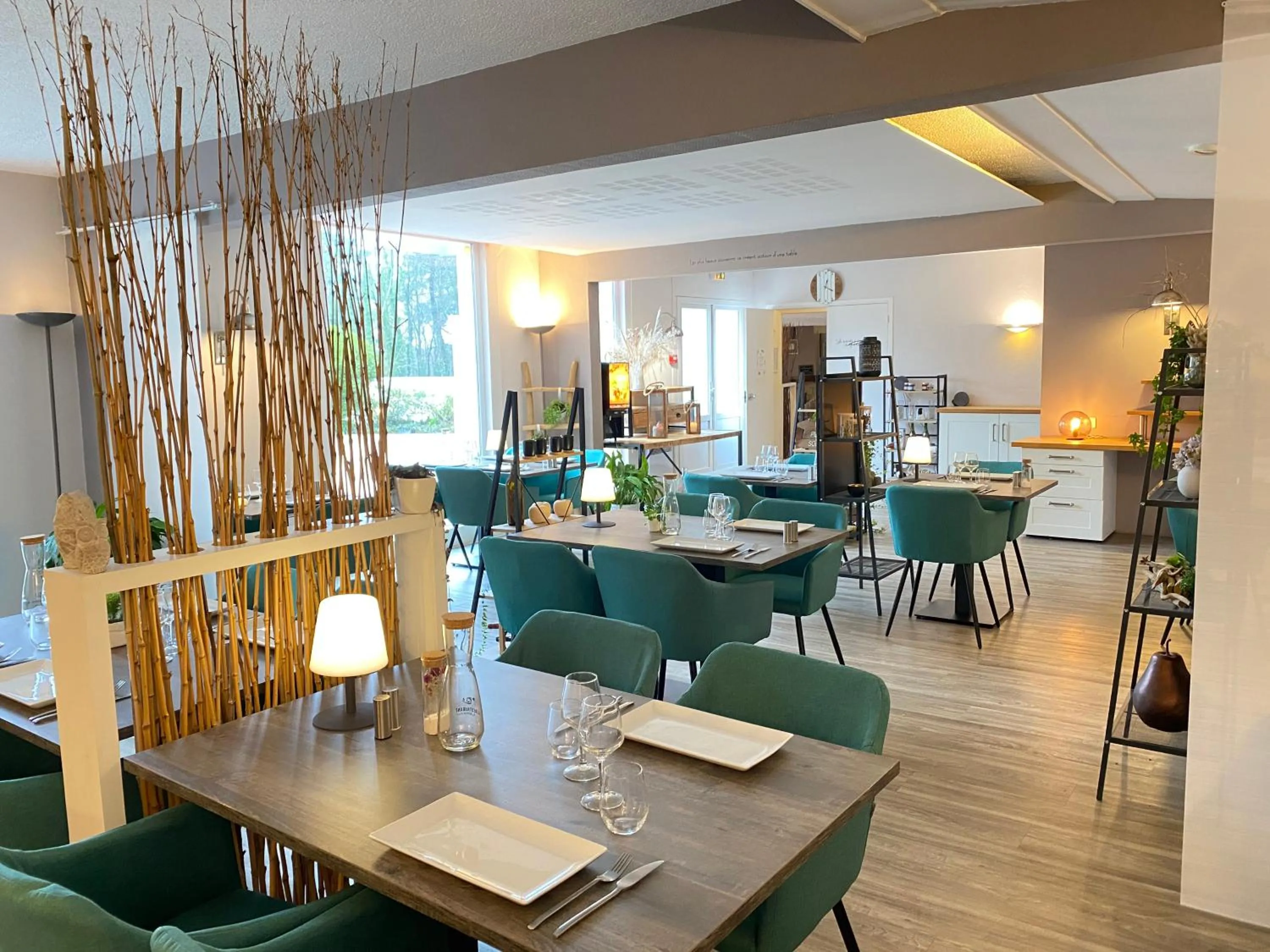 Restaurant/places to eat in Logis Latitude Ouest Hôtel Restaurant & Spa
