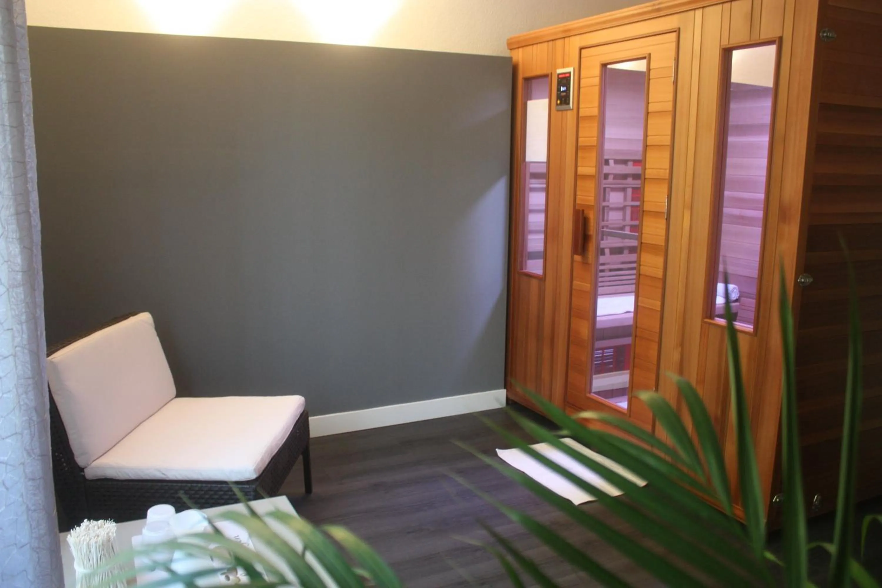 Sauna in Logis Latitude Ouest Hôtel Restaurant & Spa