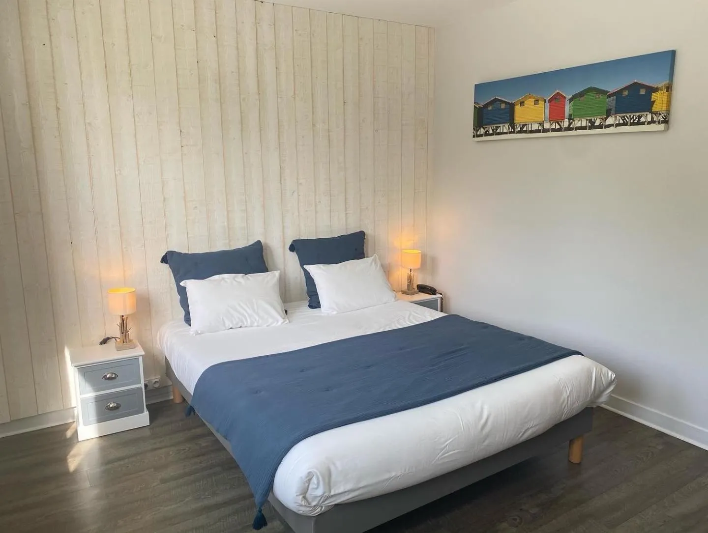 Bed in Logis Latitude Ouest Hôtel Restaurant & Spa