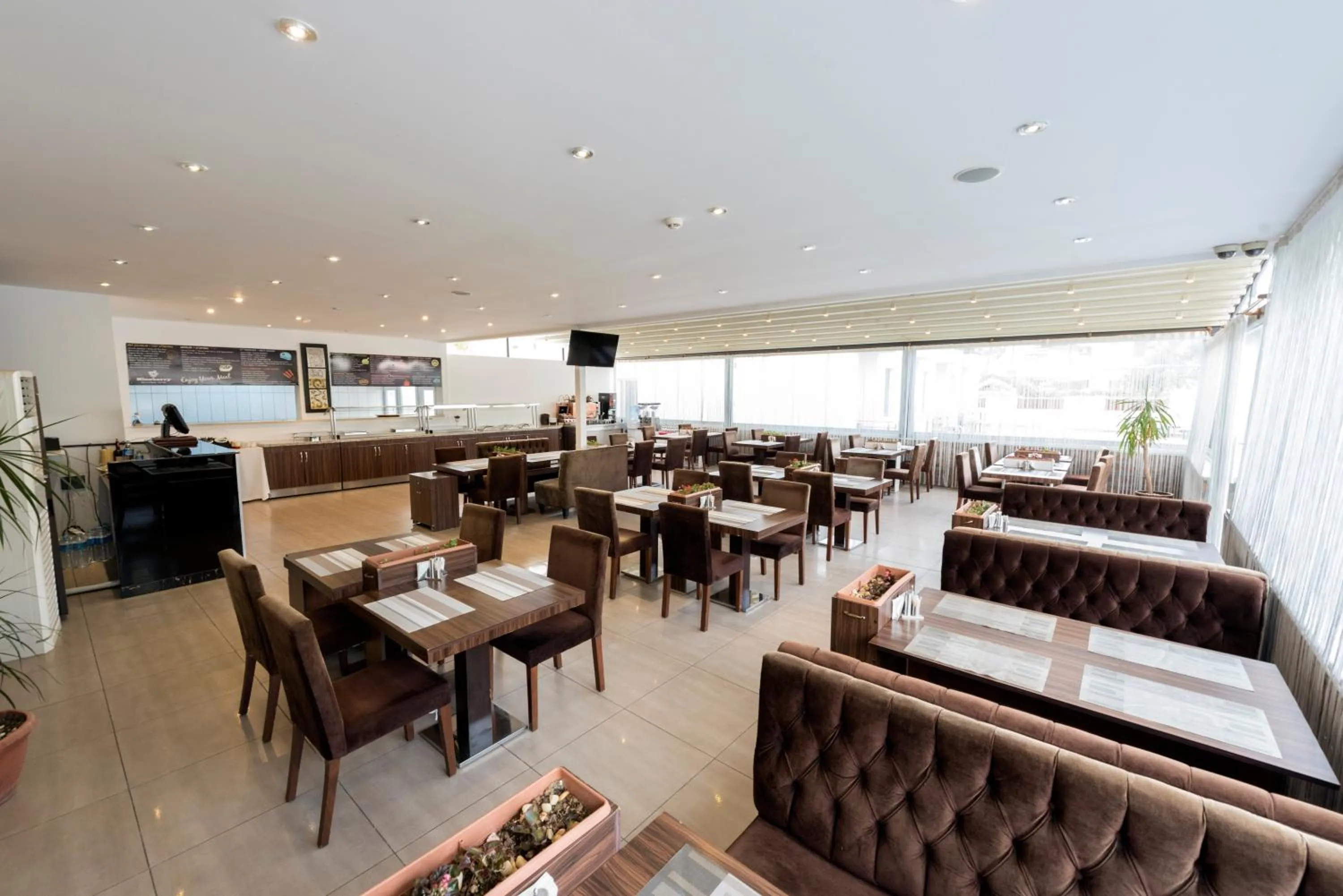 Restaurant/places to eat in Blueberry Boutique Hotel