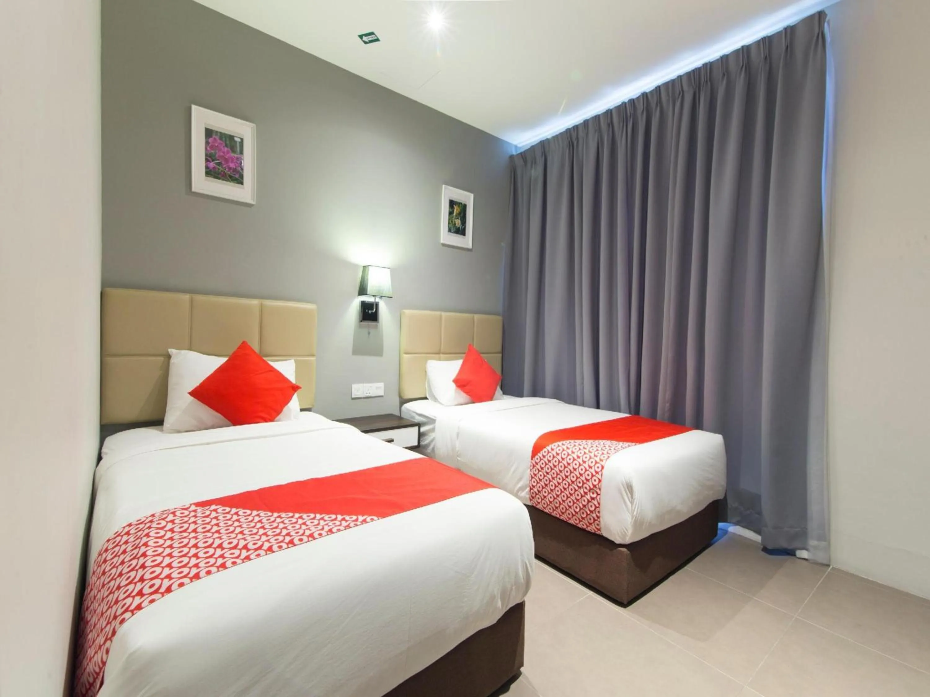 Bedroom, Bed in Yootel Boutique Hotel