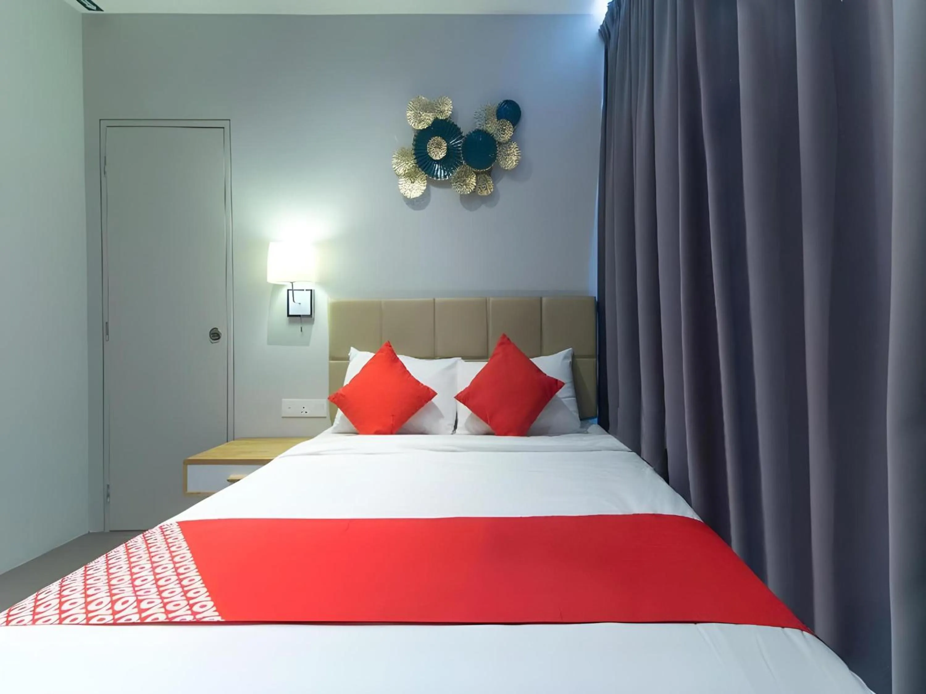 Bedroom, Bed in Yootel Boutique Hotel