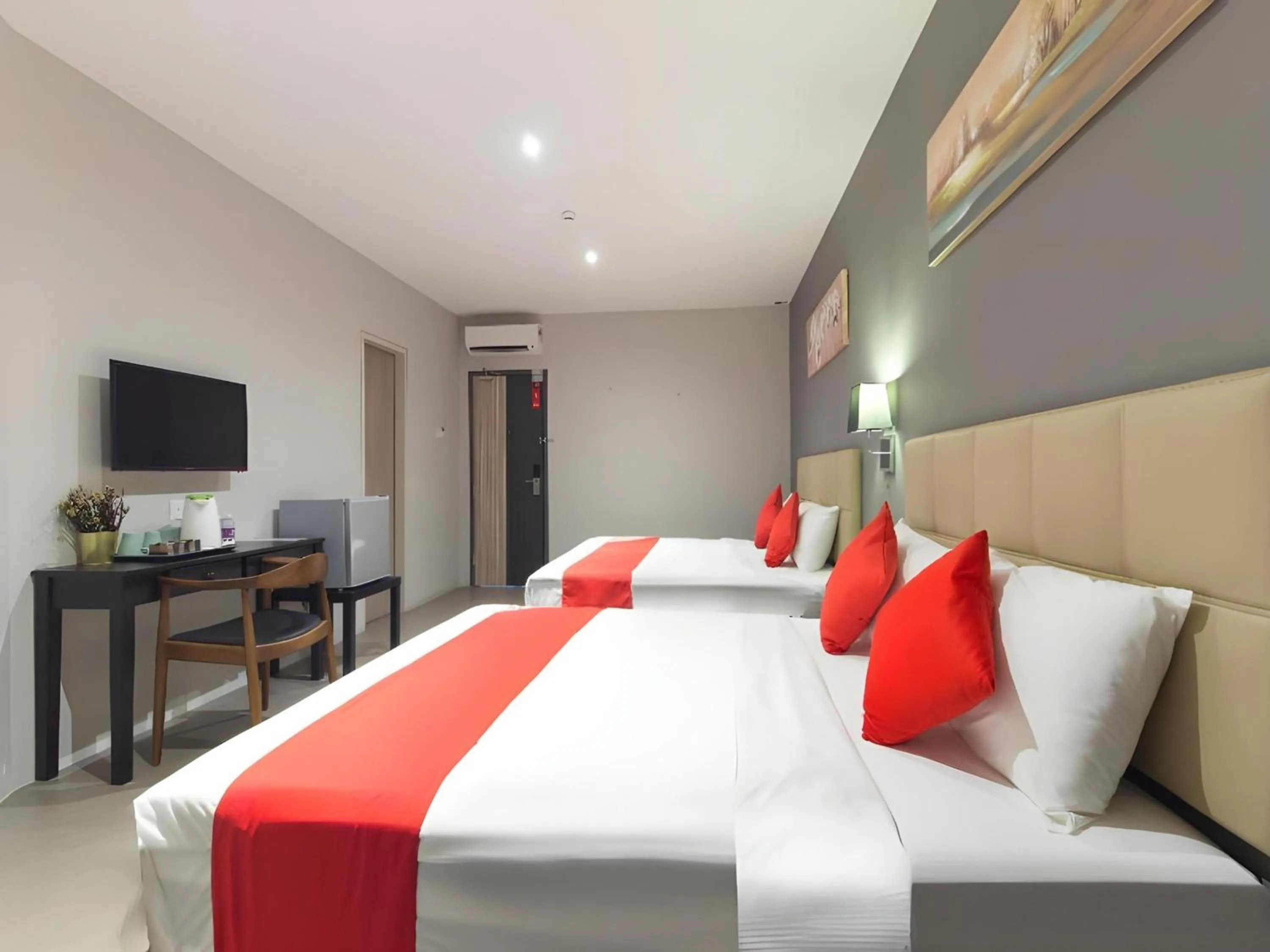 Bedroom, Bed in Yootel Boutique Hotel