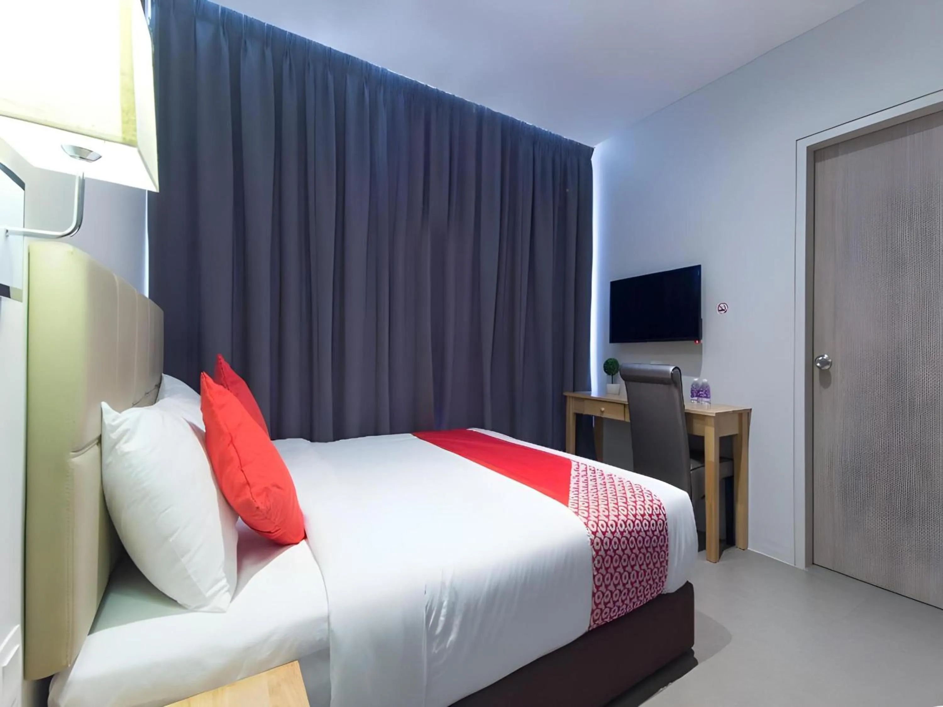 Bedroom, Bed in Yootel Boutique Hotel