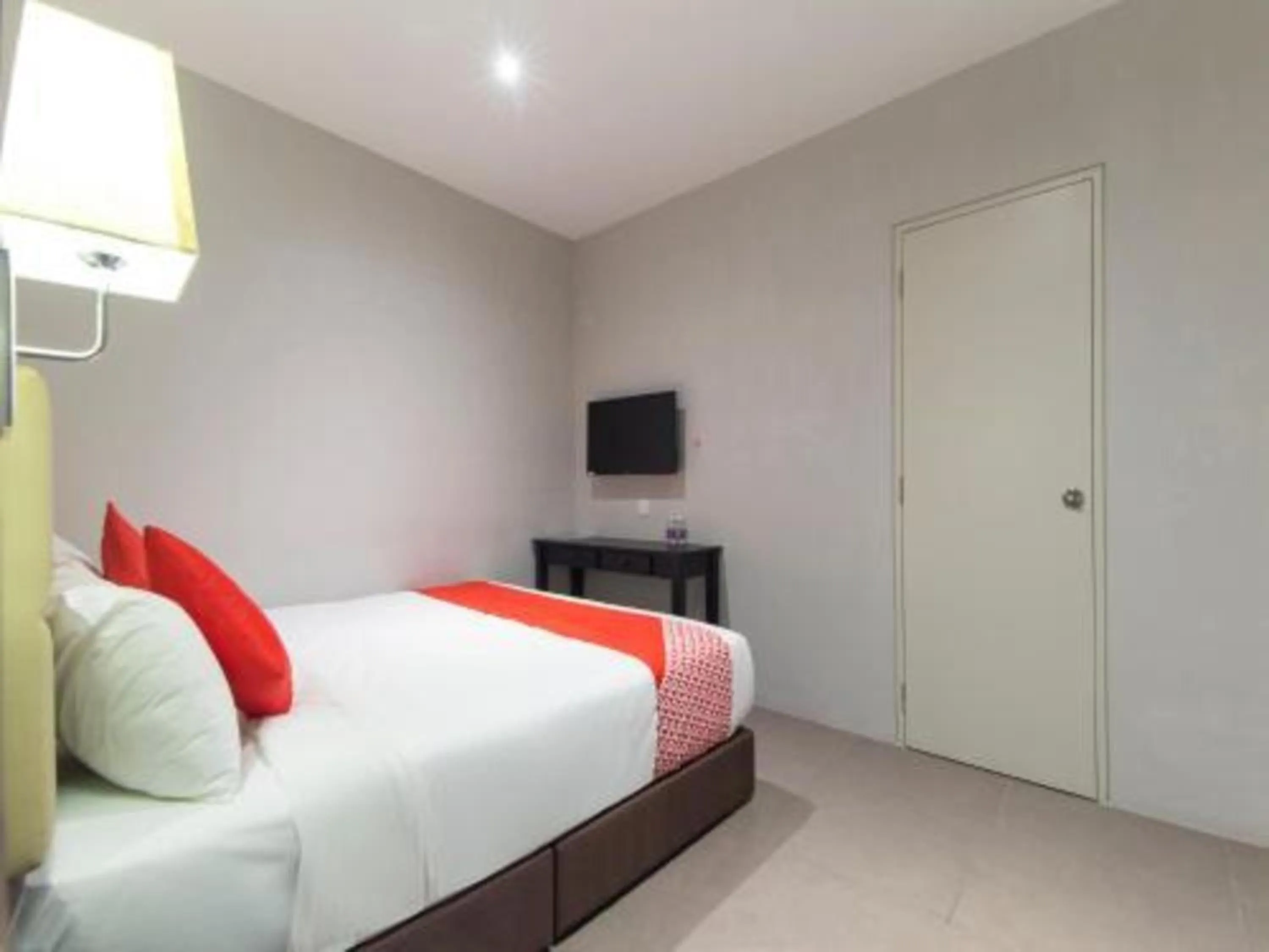 Bedroom, Bed in Yootel Boutique Hotel