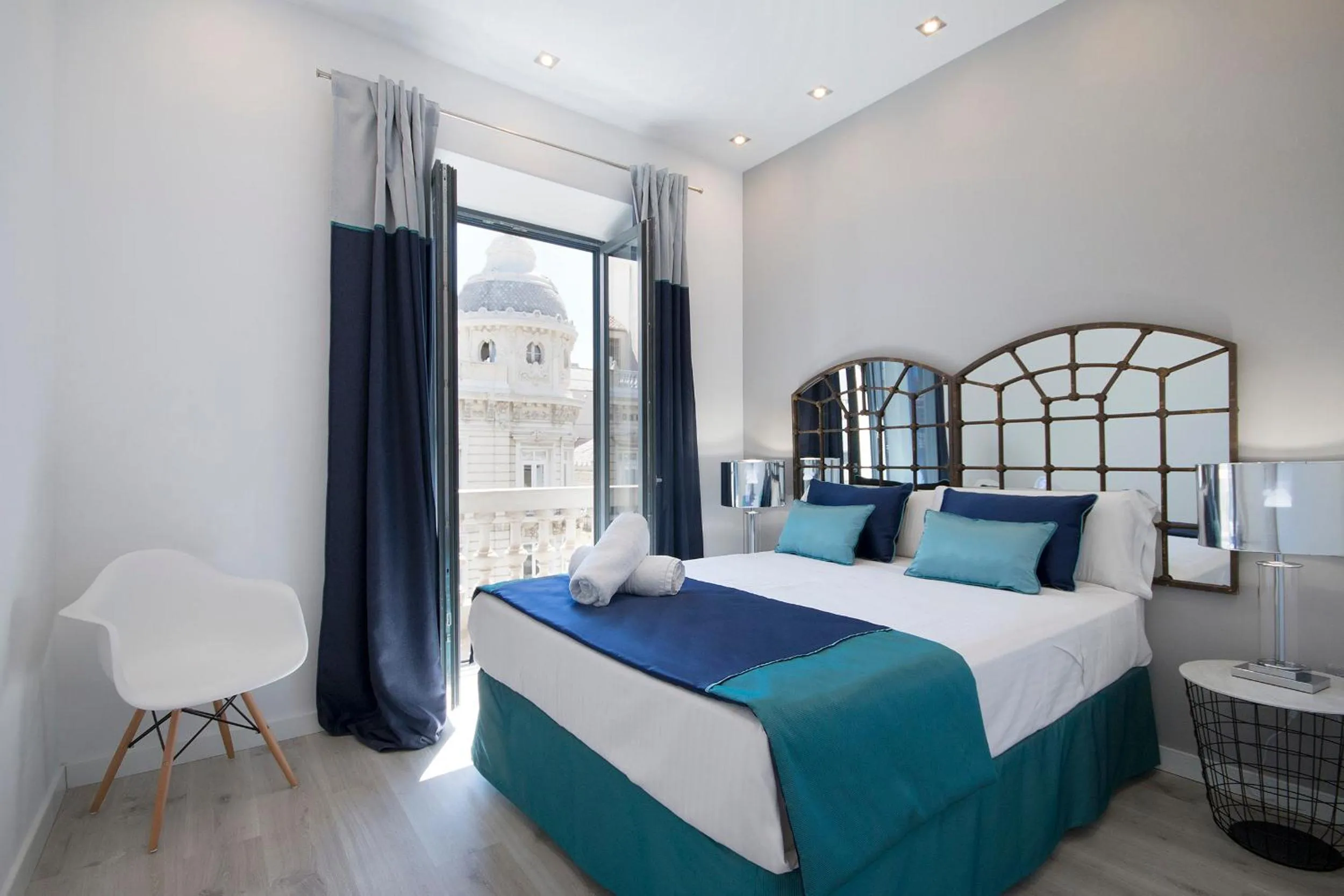 Photo of the whole room, Bed in BiBo Suites Gran Vía