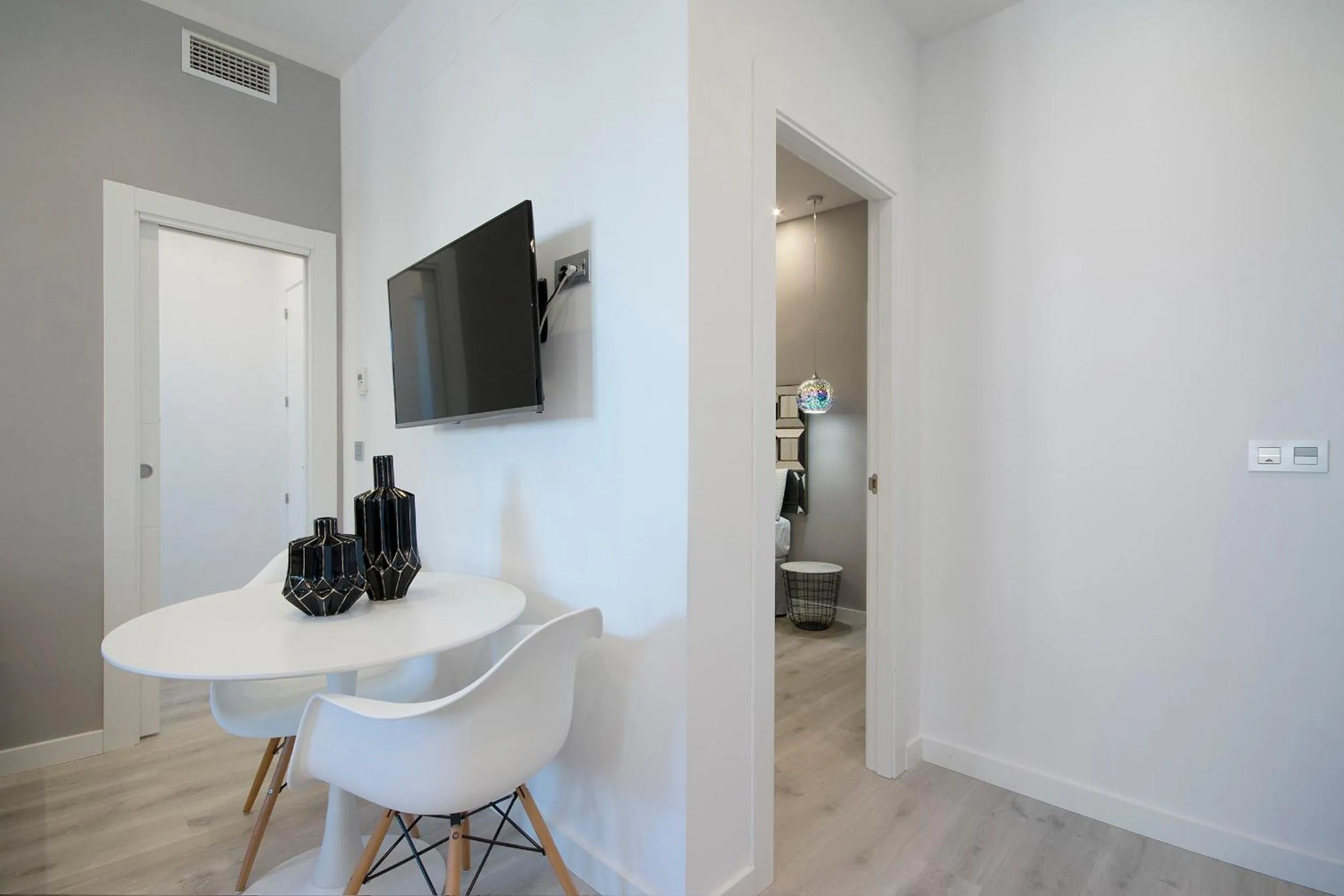 TV and multimedia in BiBo Suites Gran Vía