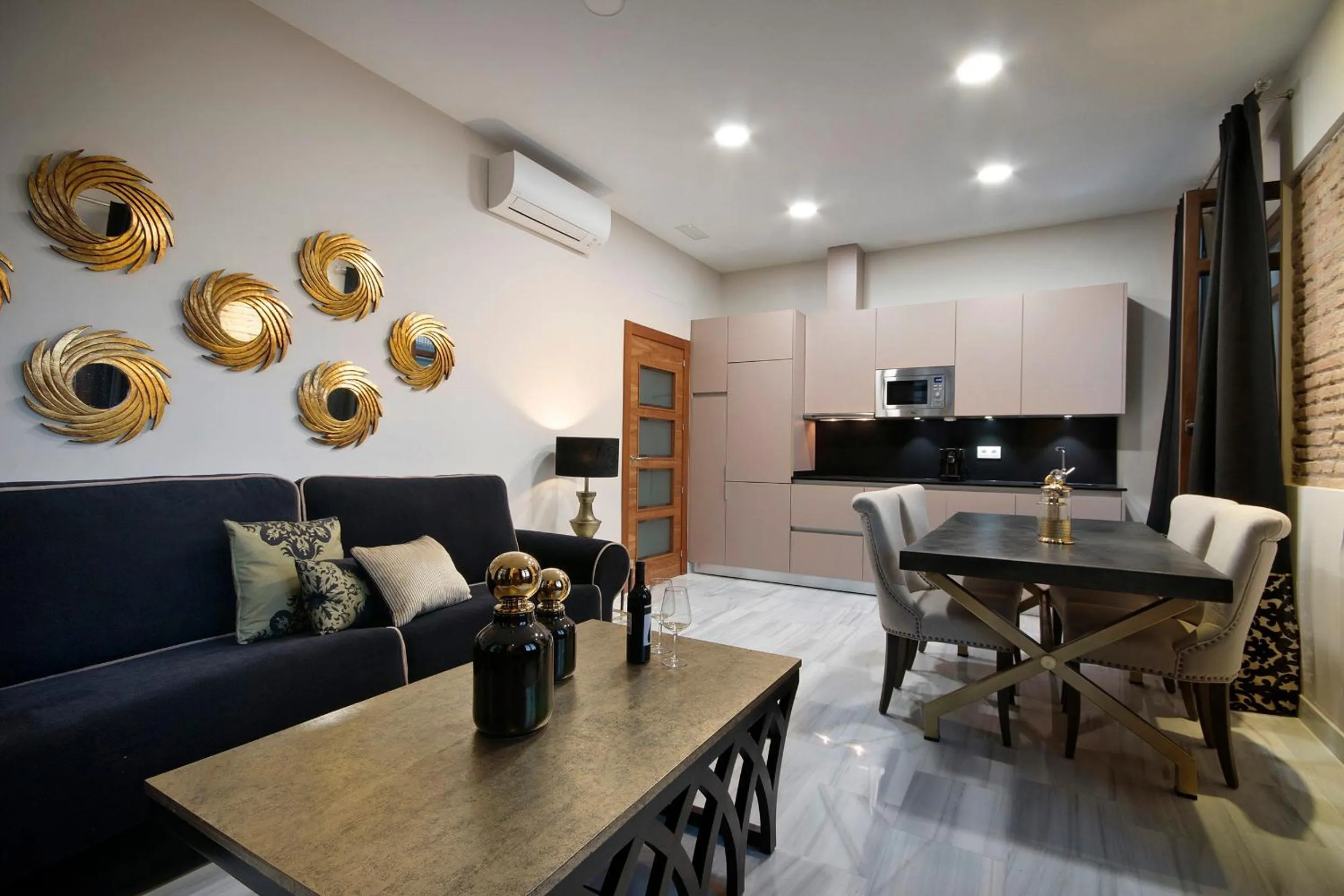 Kitchen or kitchenette in BiBo Suites Gran Vía