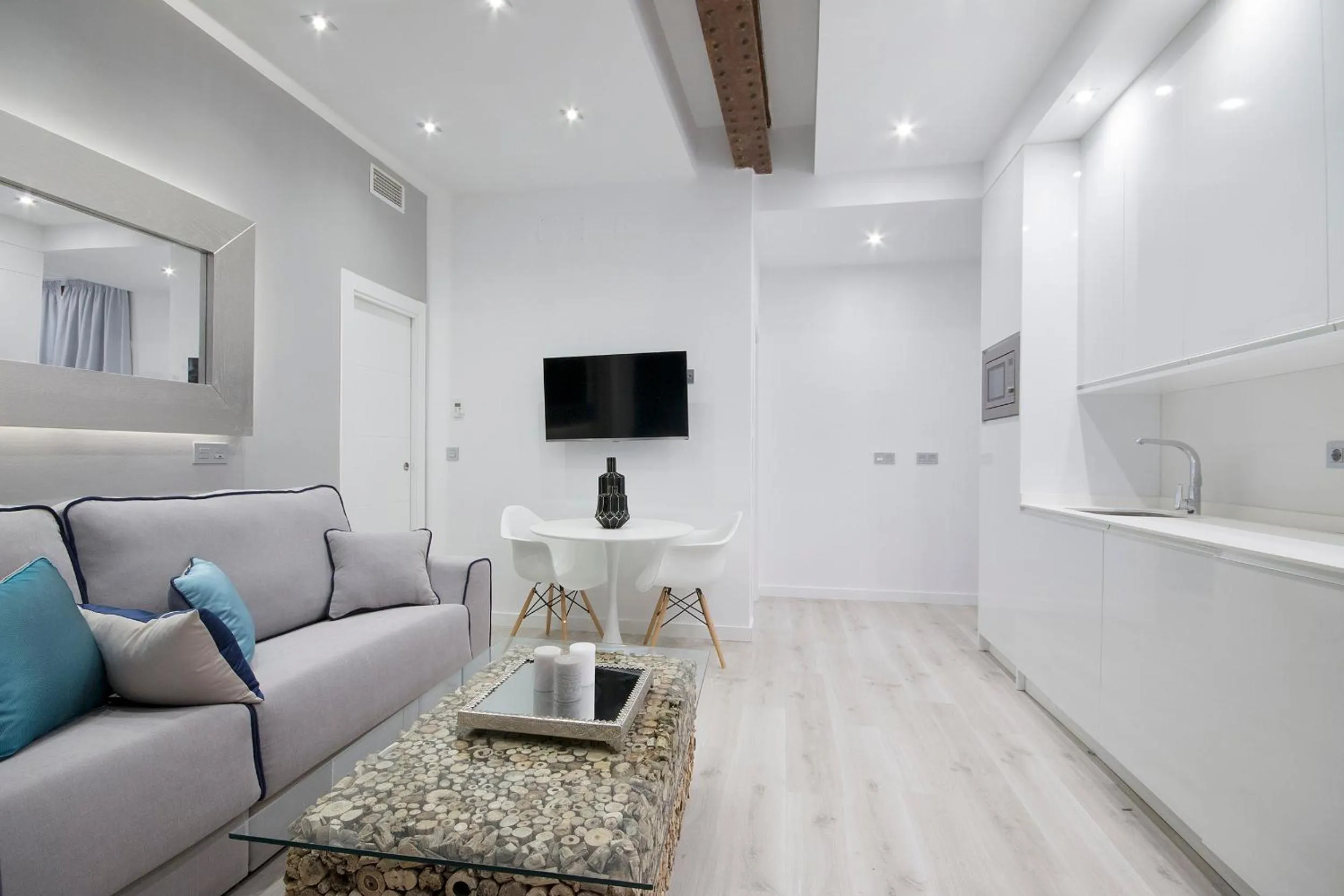 Living room in BiBo Suites Gran Vía