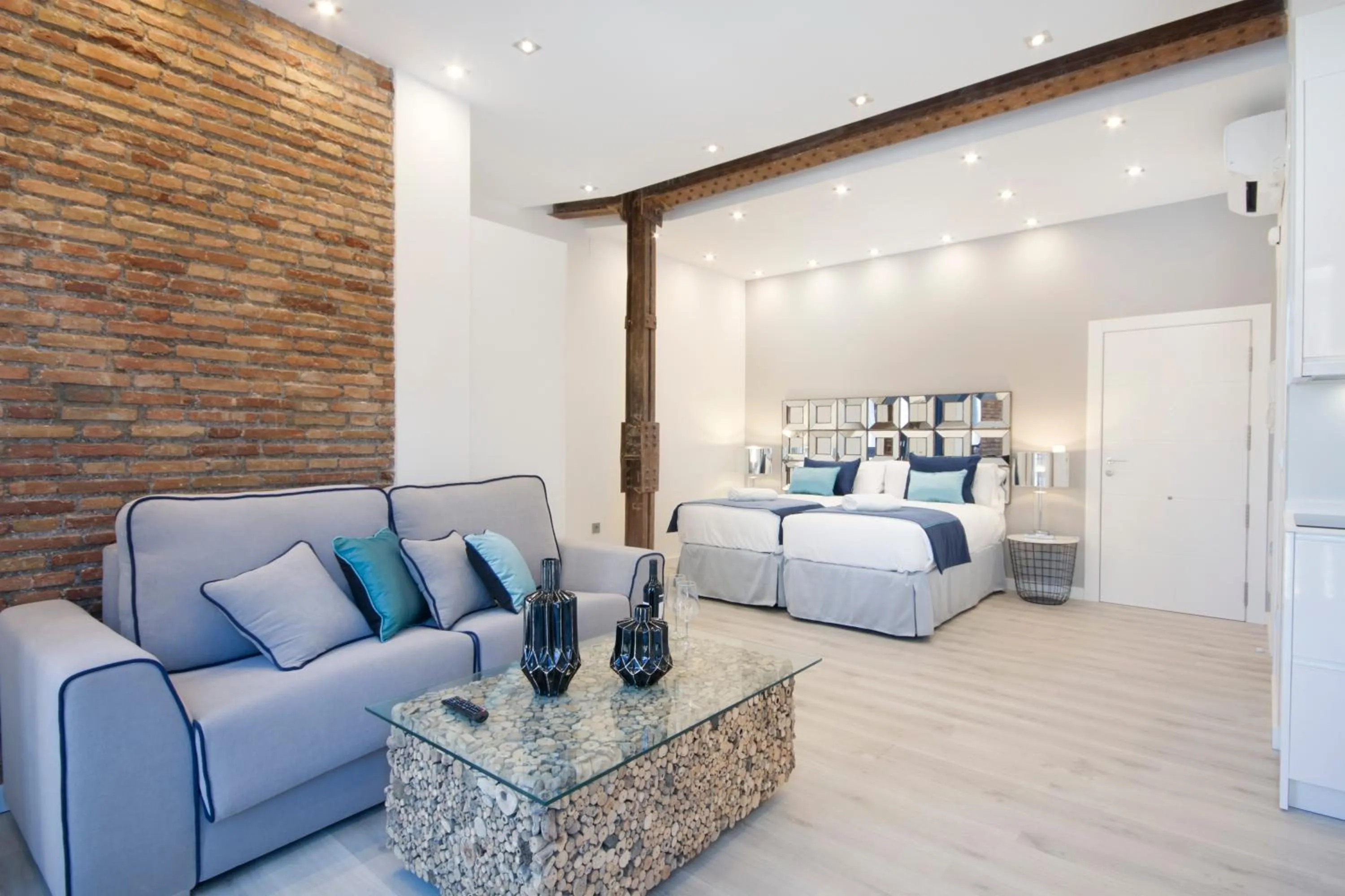 Bedroom, Bed in BiBo Suites Gran Vía