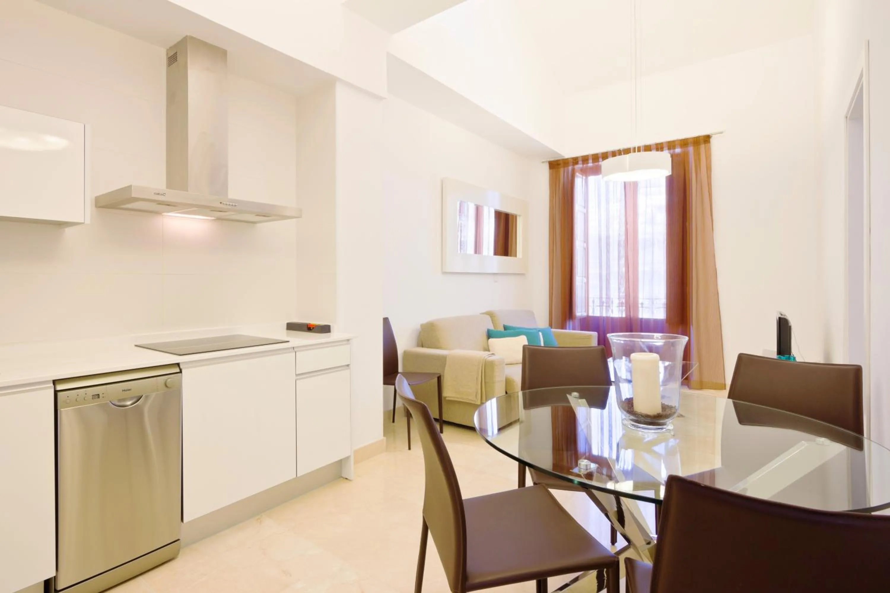 Kitchen or kitchenette in BiBo Suites Gran Vía