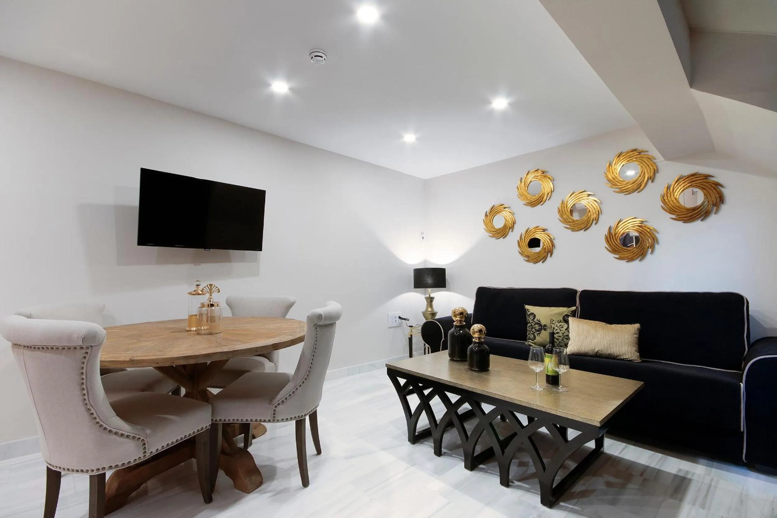 Seating area in BiBo Suites Gran Vía