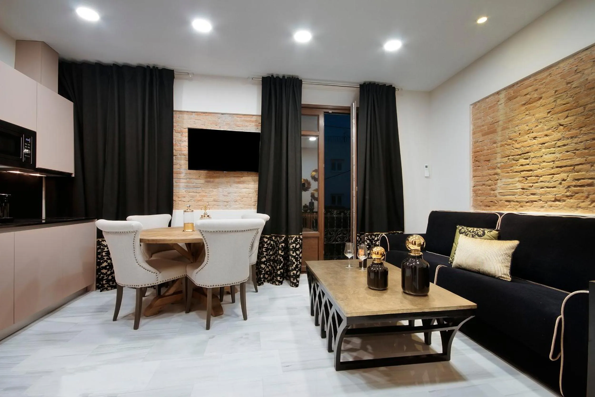 Kitchen or kitchenette in BiBo Suites Gran Vía