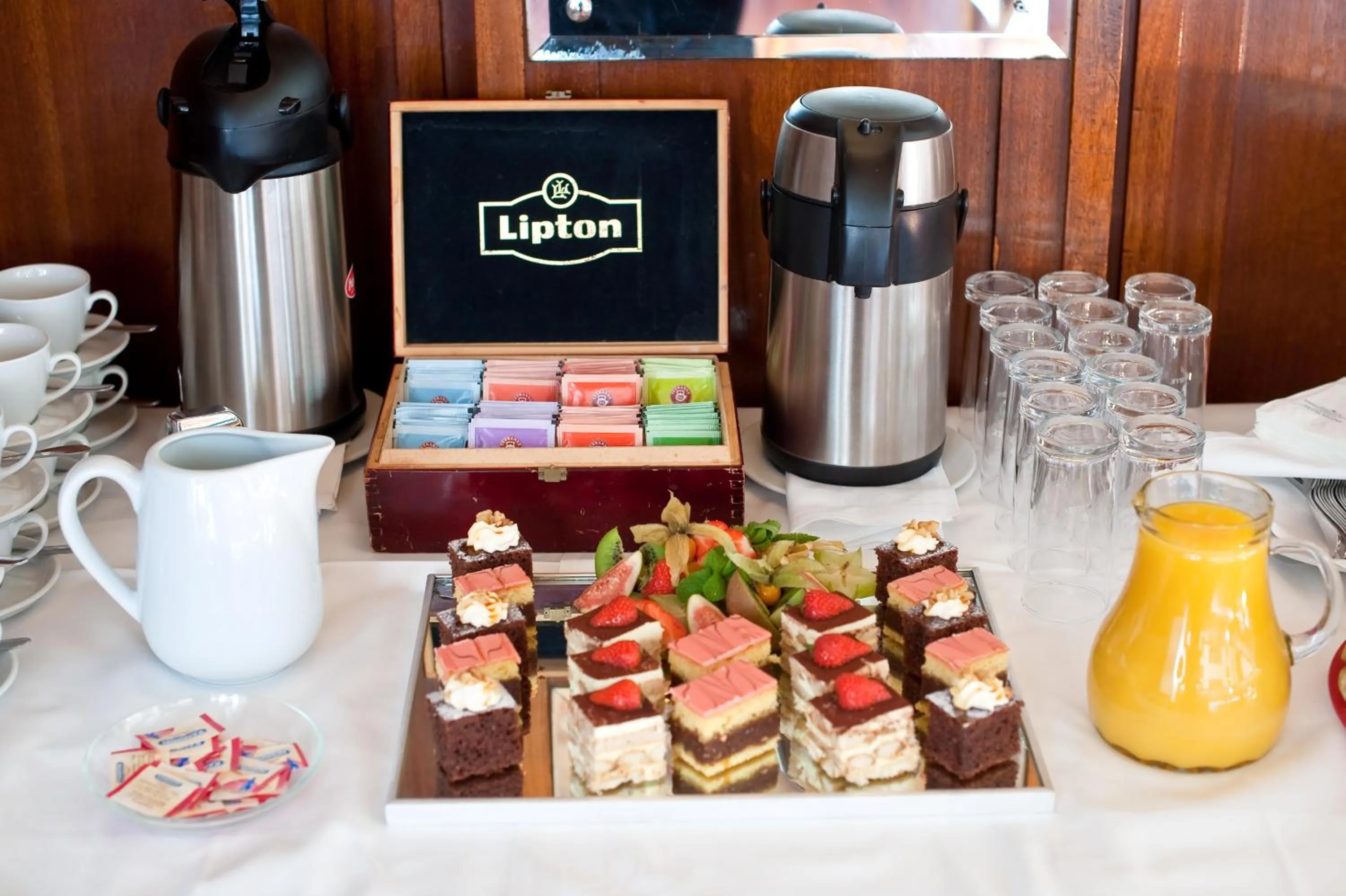 Food and drinks in Hotel Regina