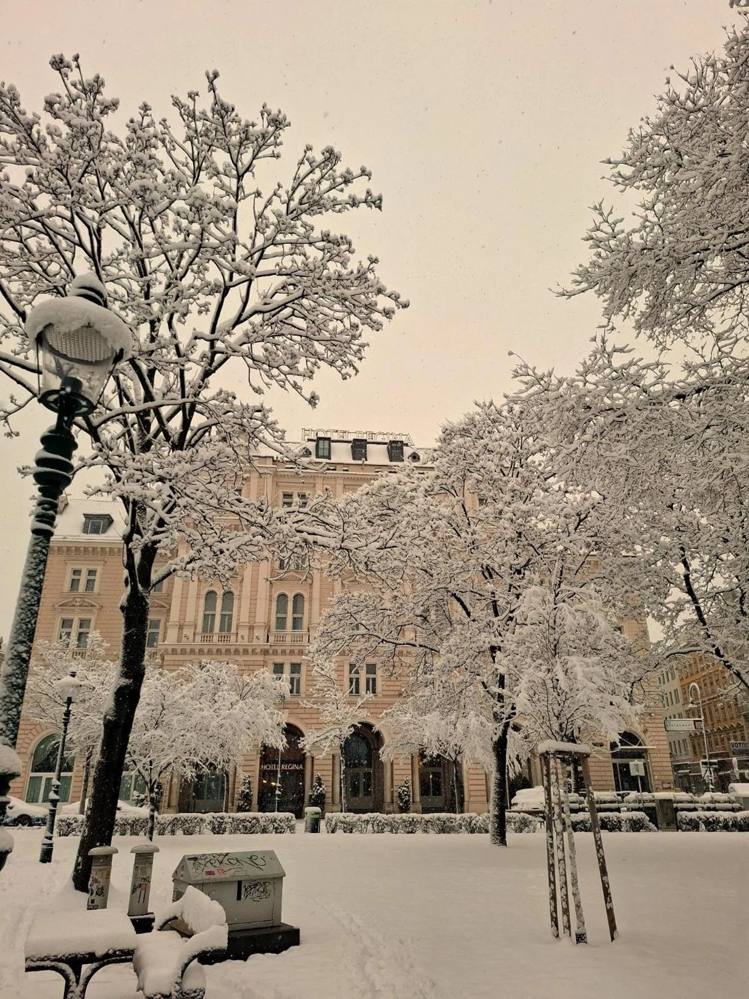 Property building in Hotel Regina