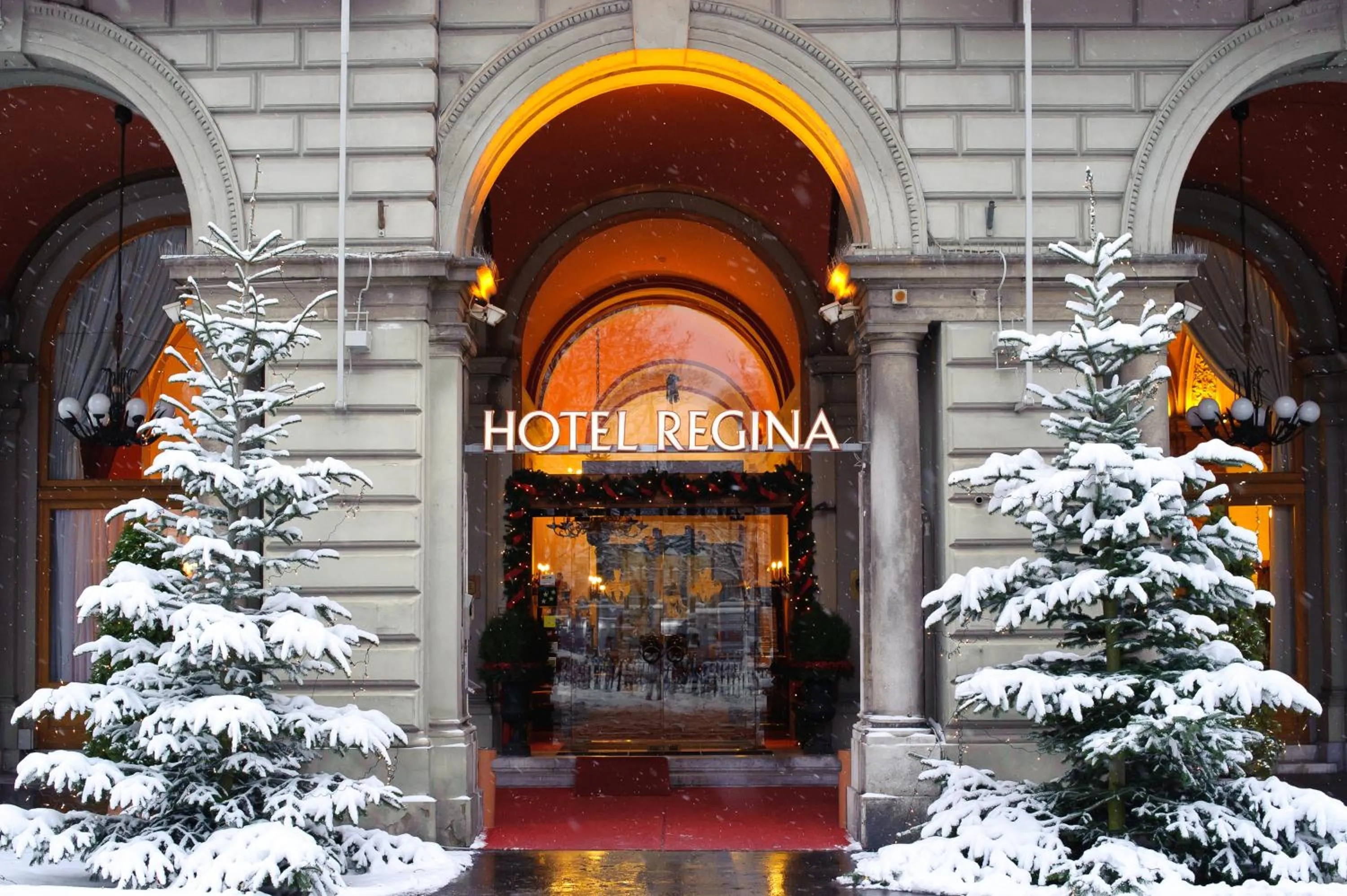 Facade/entrance in Hotel Regina