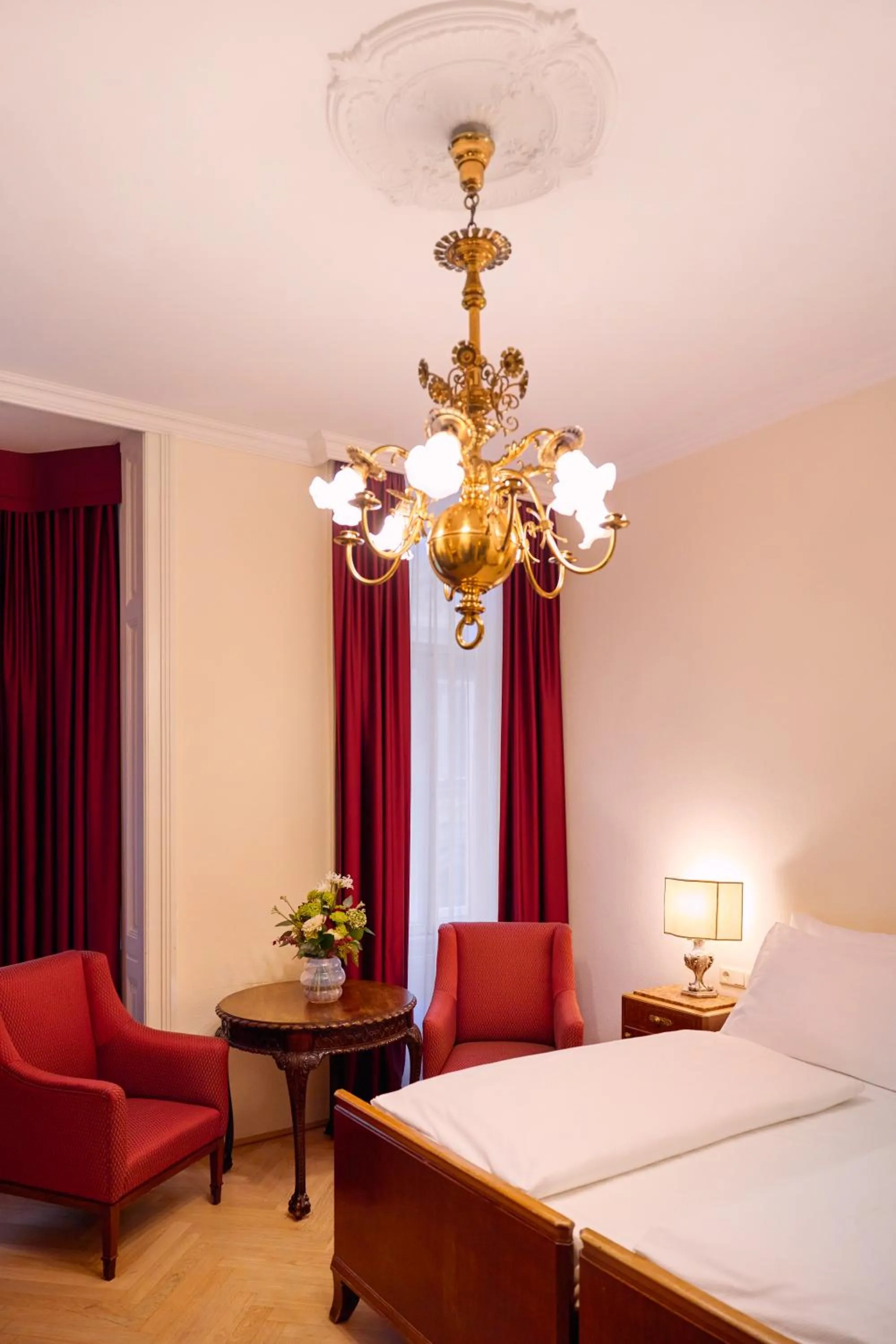 Photo of the whole room, Bed in Graben Hotel