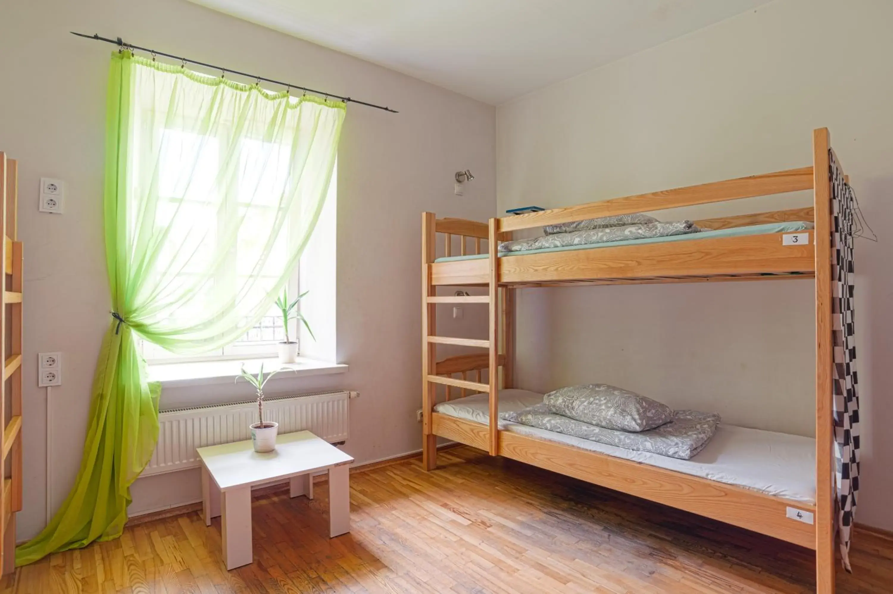 Bed in 6-Bed Mixed Dormitory Room with Shared Bathroom in Pogo Hostel Bed in 6-Bed Mixed Dormitory Room with Shared Bathroom in Pogo Hostel