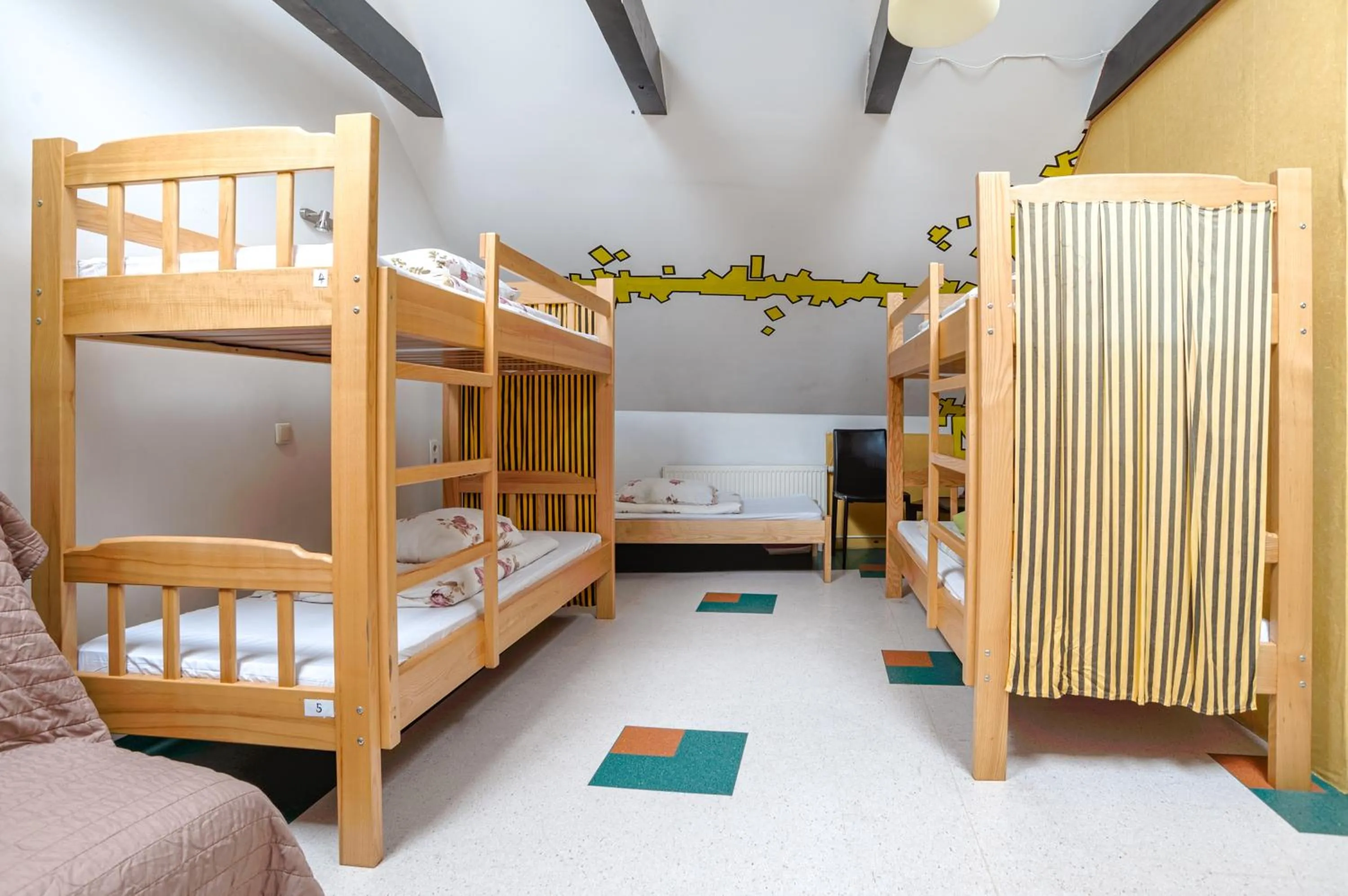 bunk bed in Pogo Hostel