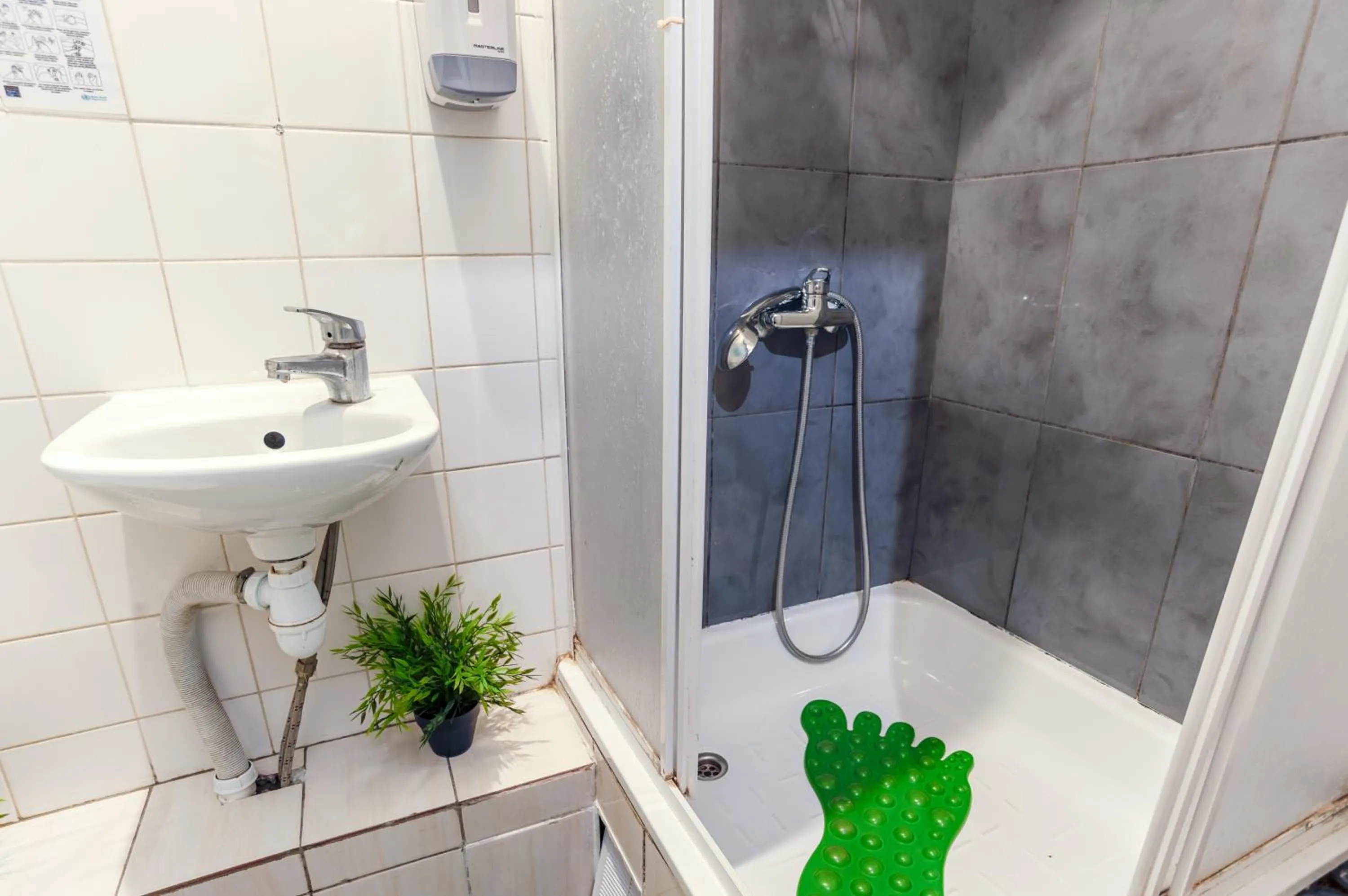 Bathroom in Pogo Hostel