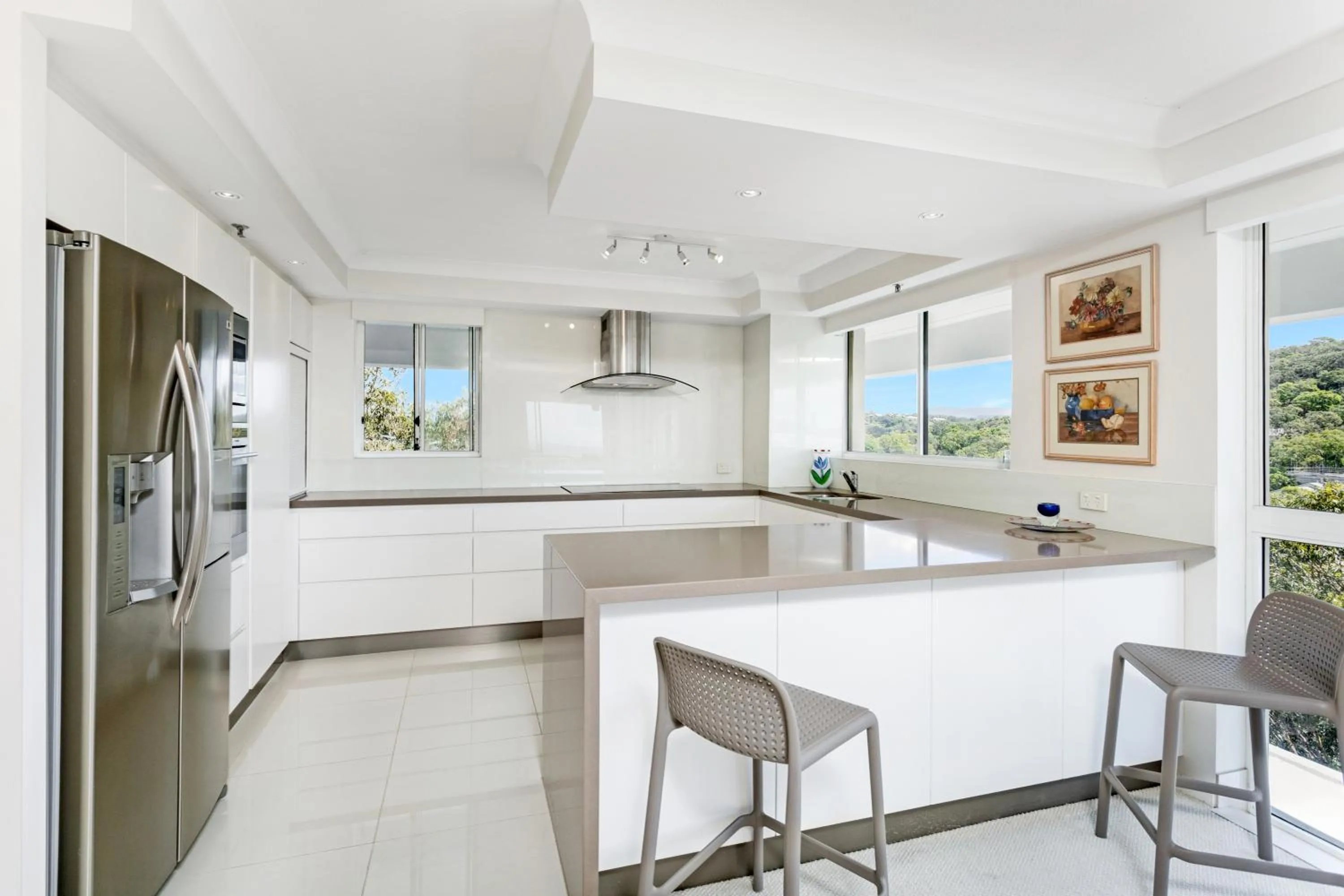 Kitchen or kitchenette in Gemini Court Holiday Apartments