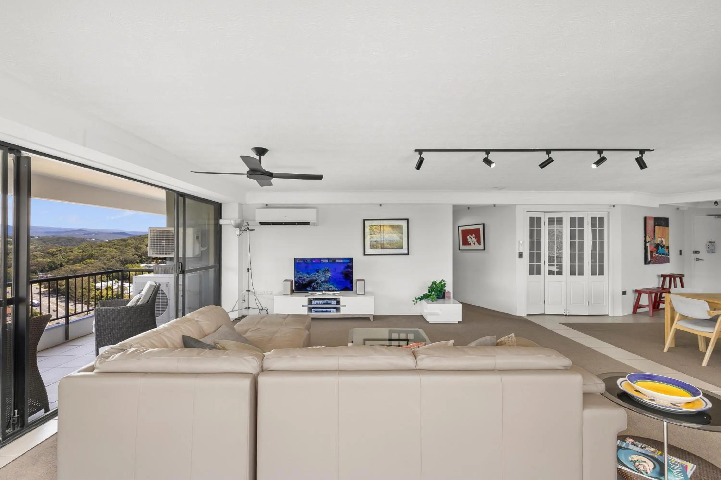 TV and multimedia in Gemini Court Holiday Apartments