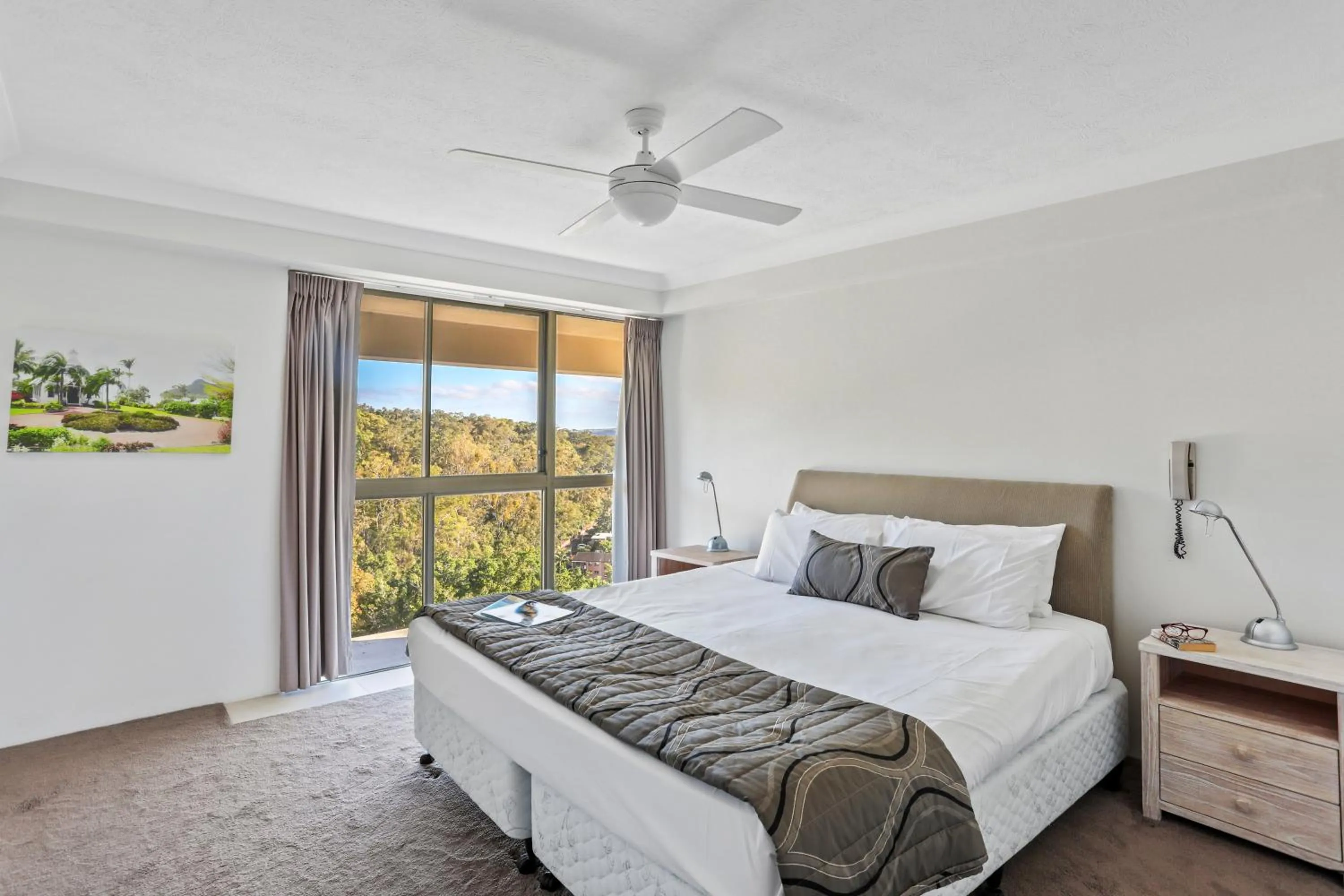 Bed in Gemini Court Holiday Apartments