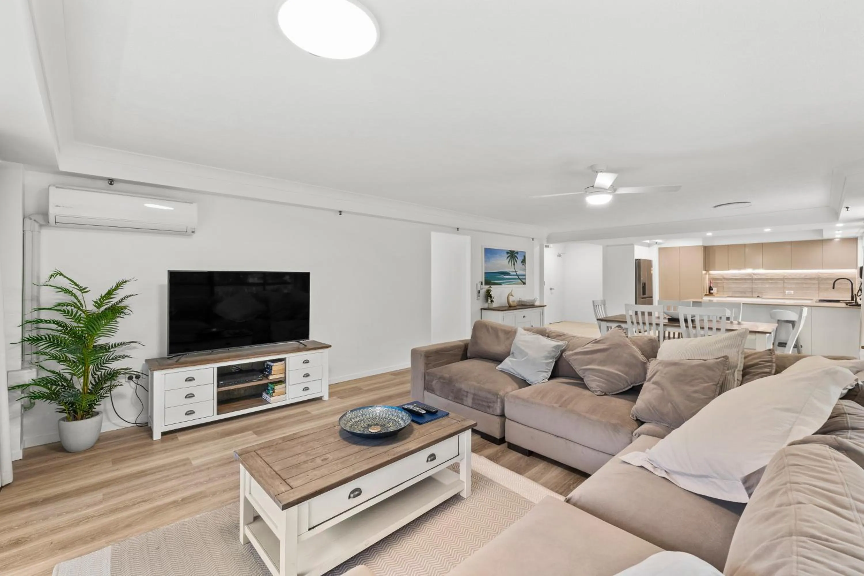 TV and multimedia in Gemini Court Holiday Apartments