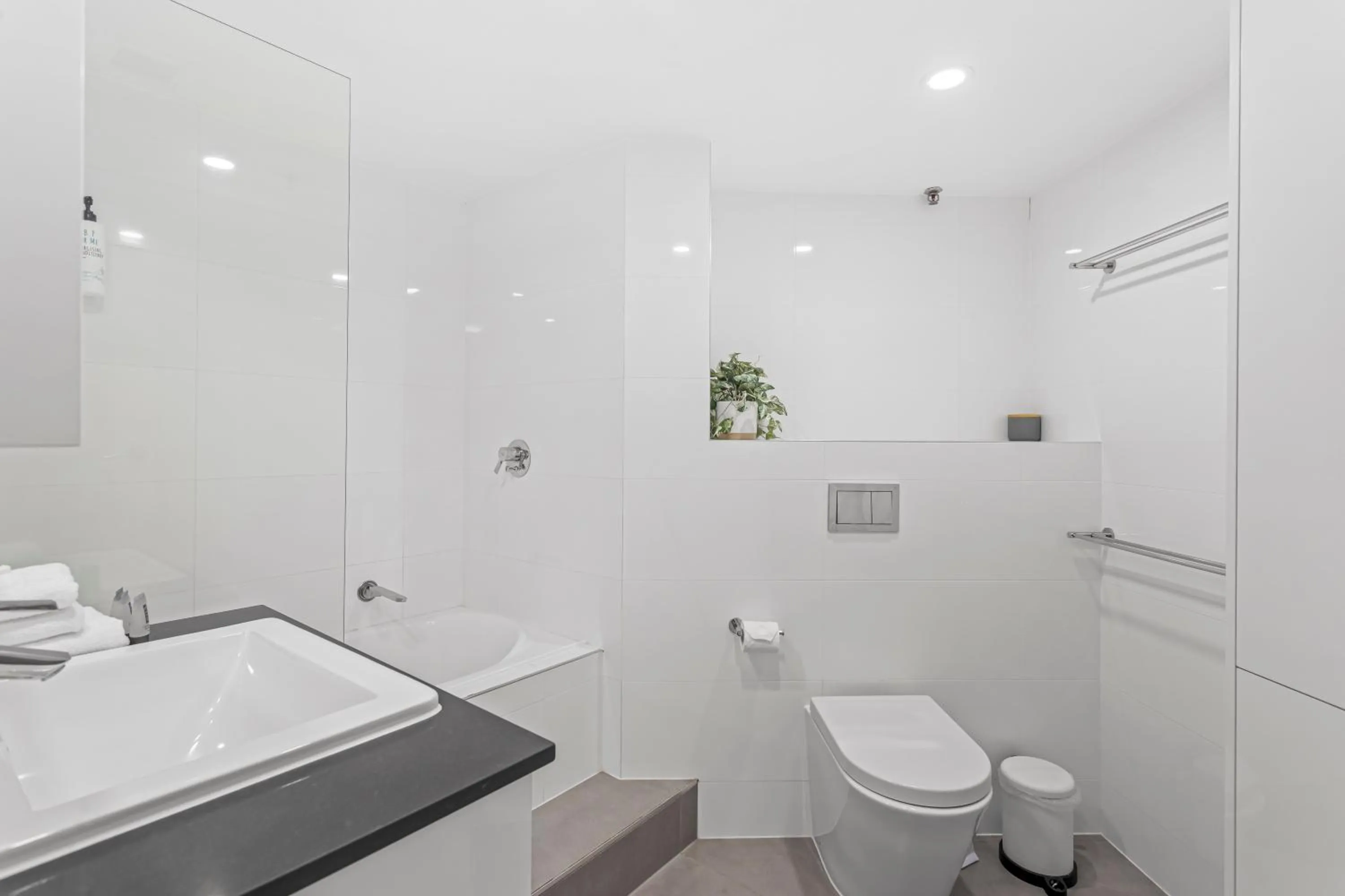 Shower in Gemini Court Holiday Apartments