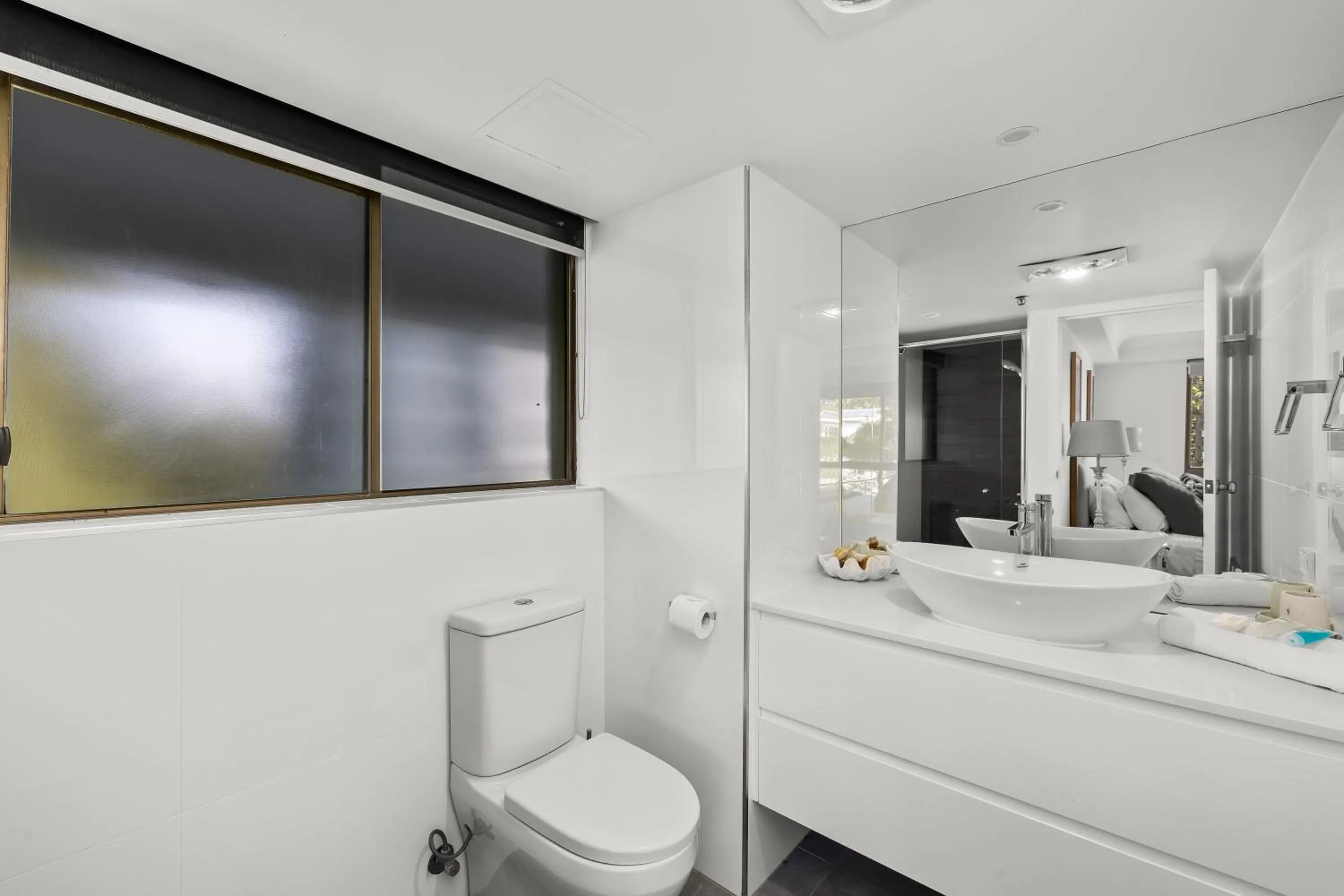 Shower in Gemini Court Holiday Apartments