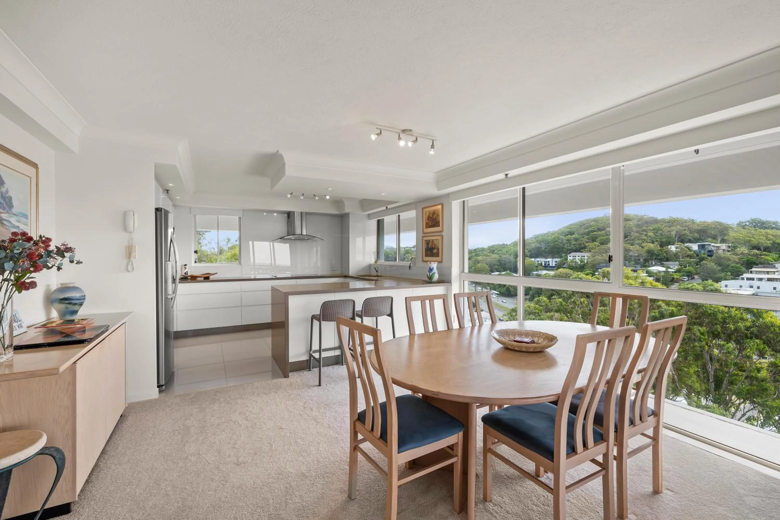 Dining area in Gemini Court Holiday Apartments