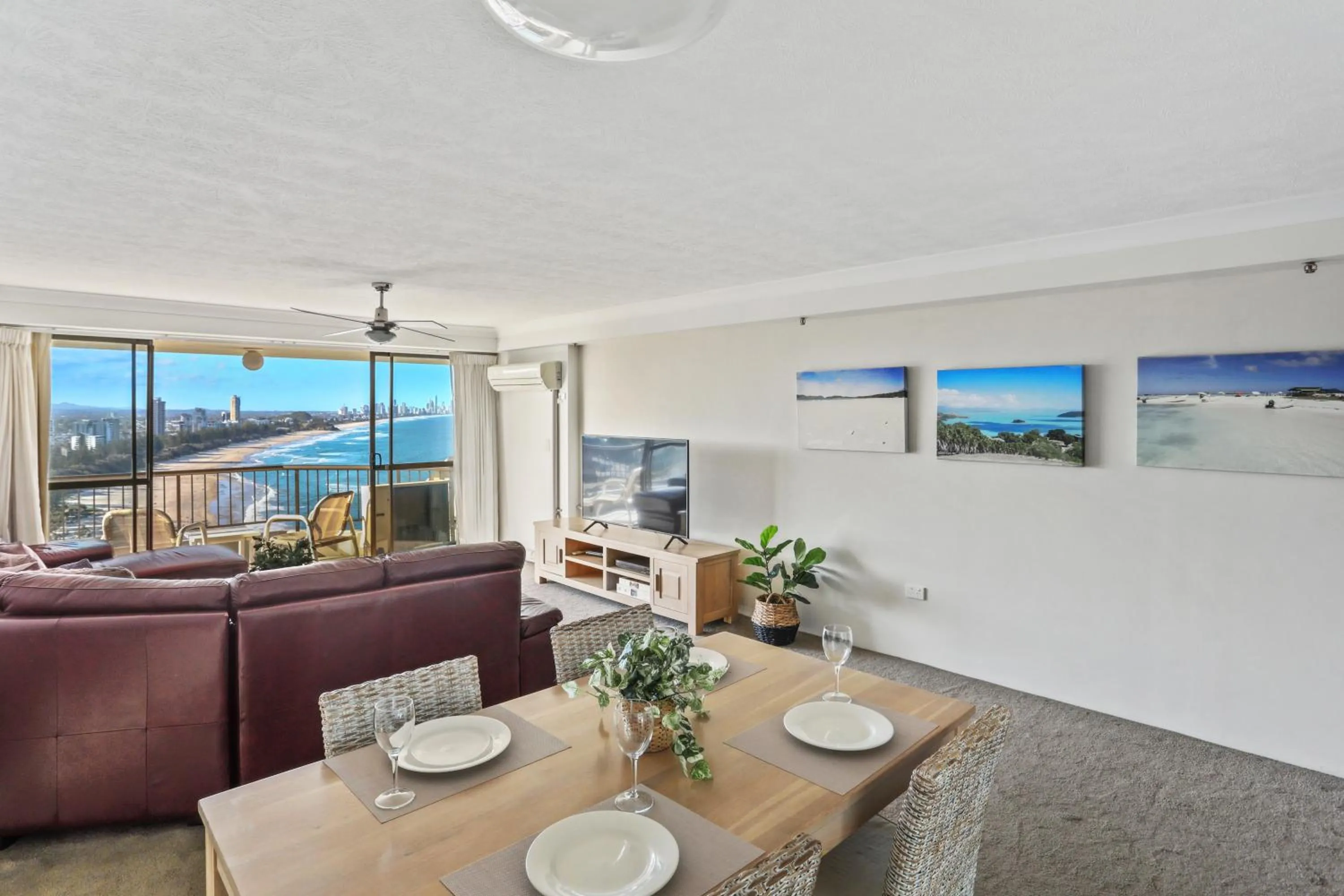 TV and multimedia in Gemini Court Holiday Apartments