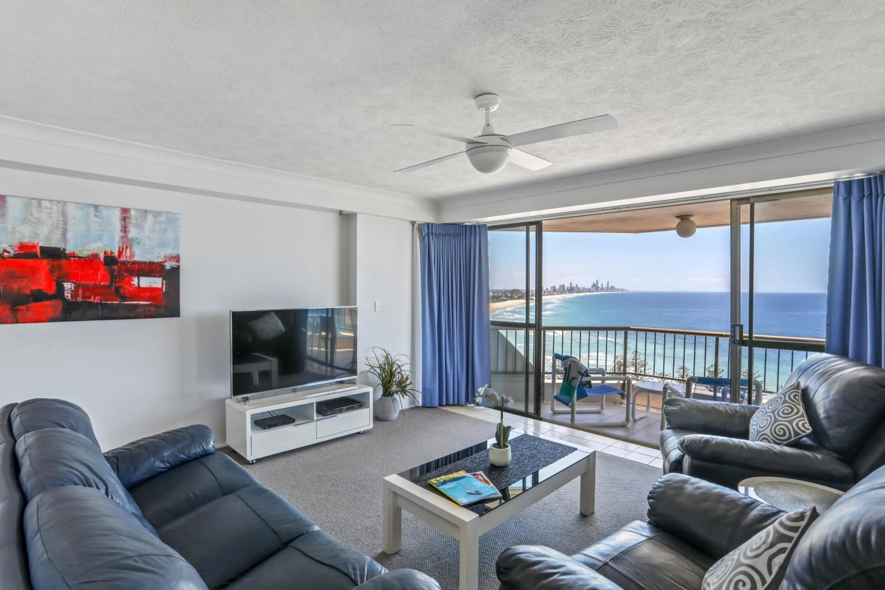 TV and multimedia in Gemini Court Holiday Apartments