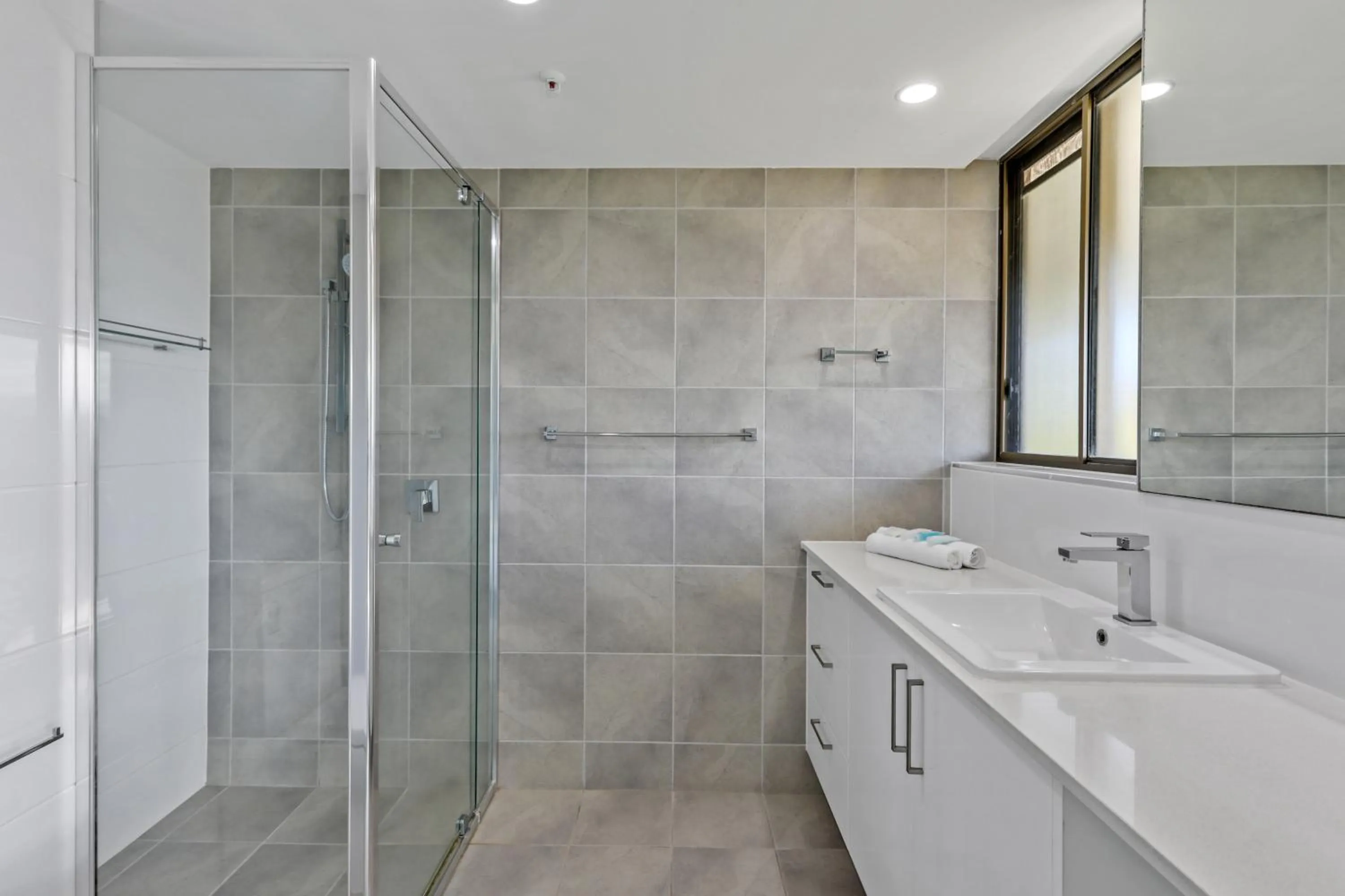 Shower in Gemini Court Holiday Apartments