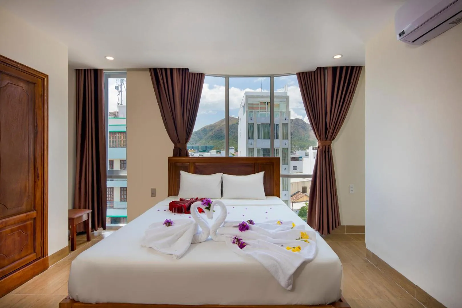 Bed in Truong Thinh Hotel