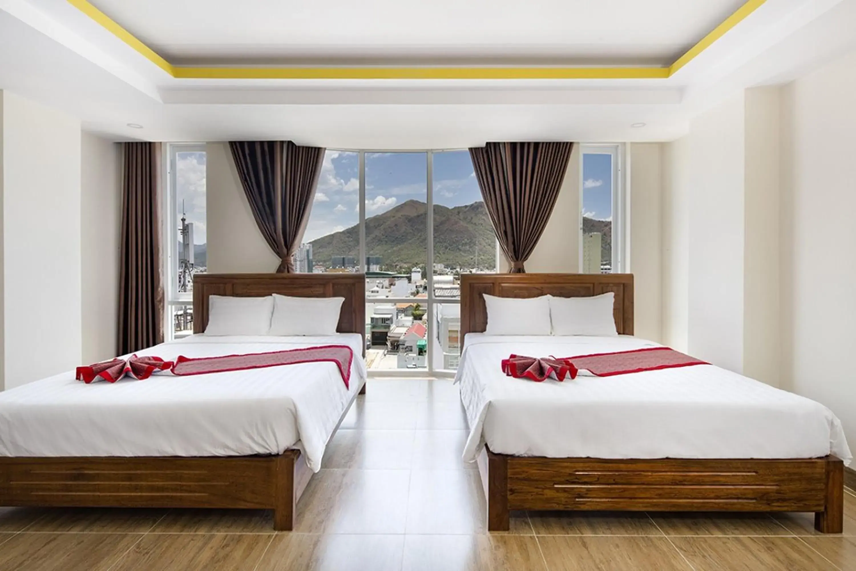 Deluxe Quadruple Room in Truong Thinh Hotel Deluxe Quadruple Room in Truong Thinh Hotel