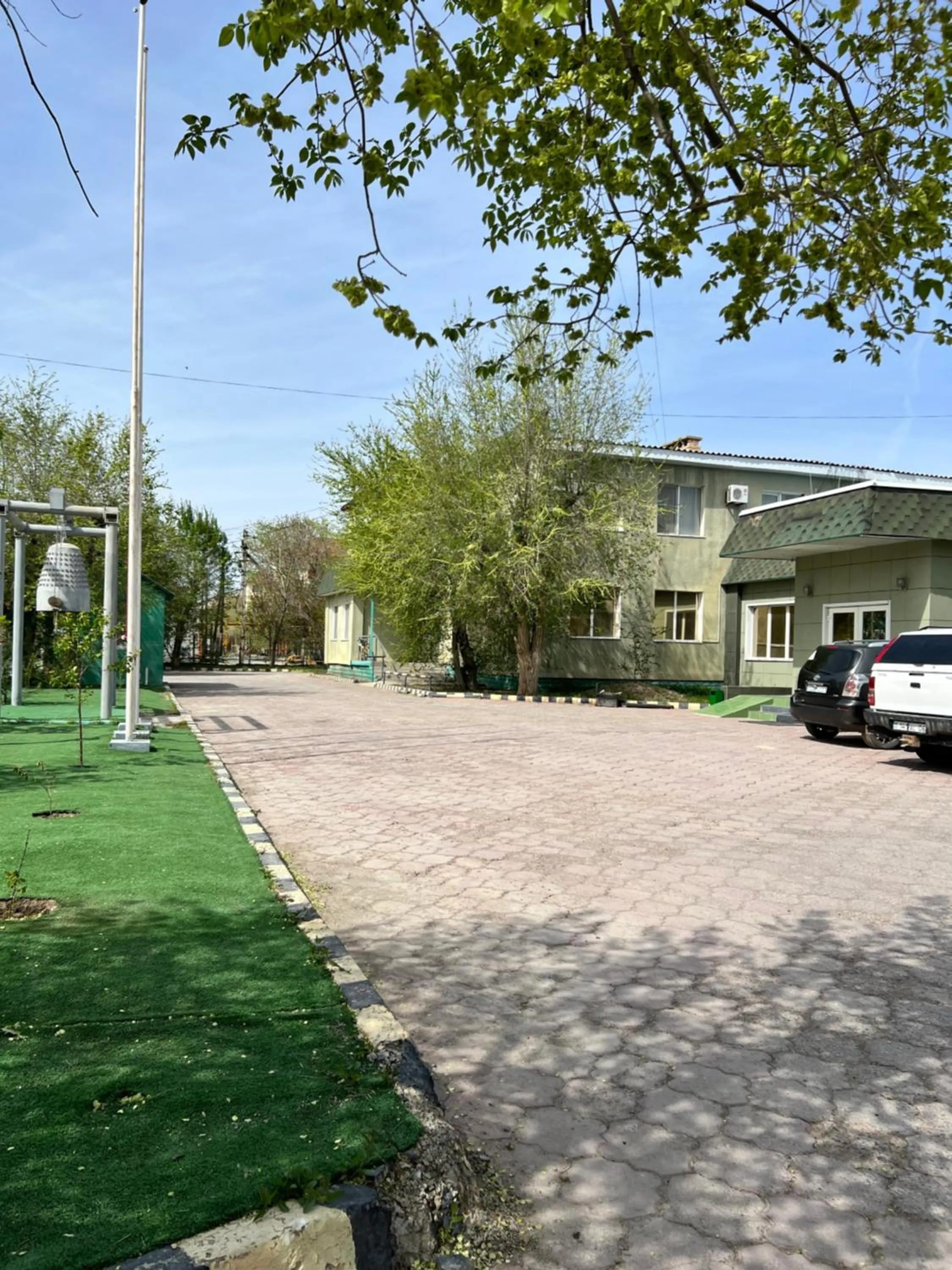 Parking in Green Hotel