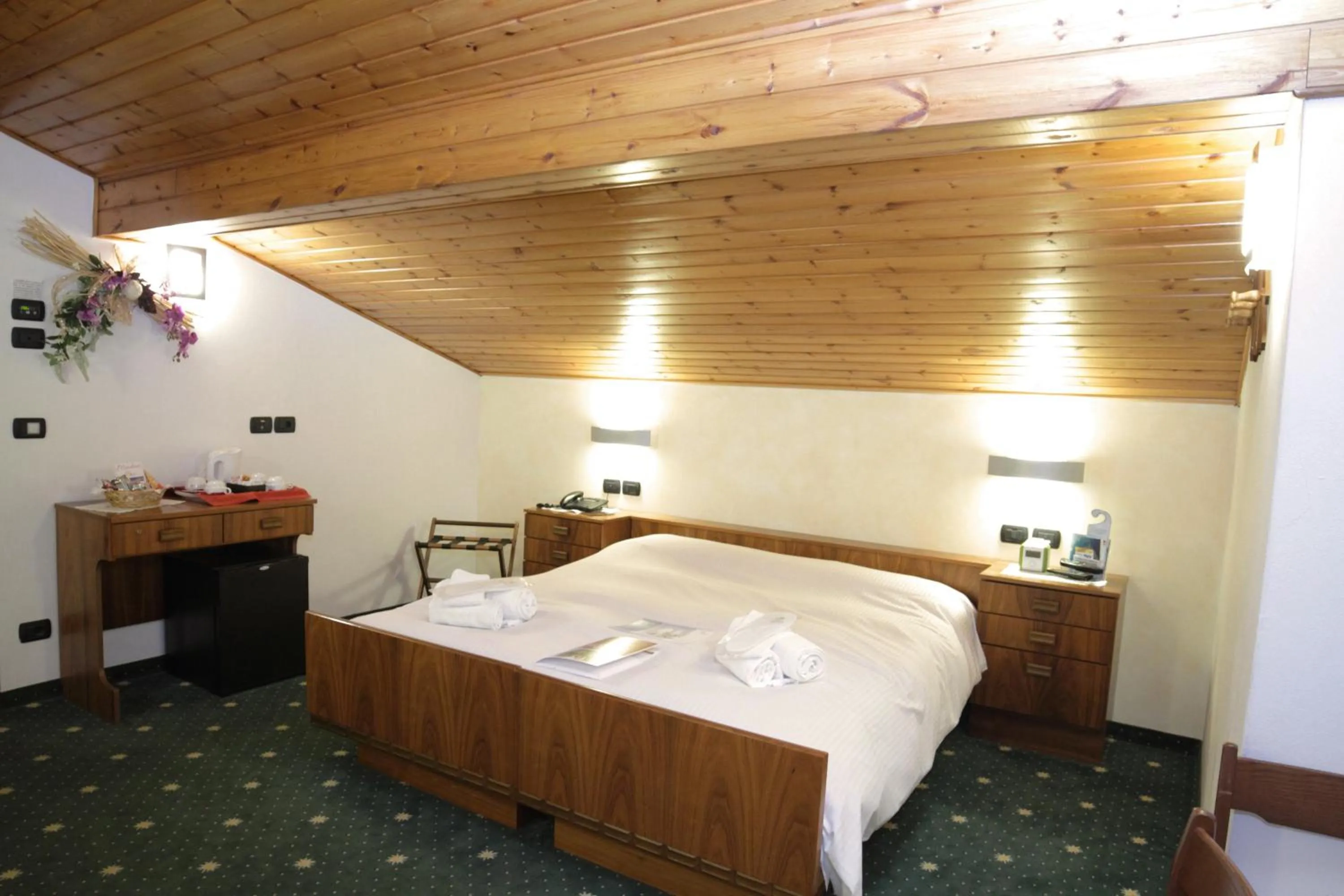 Photo of the whole room, Bed in Hotel Stella Alpina