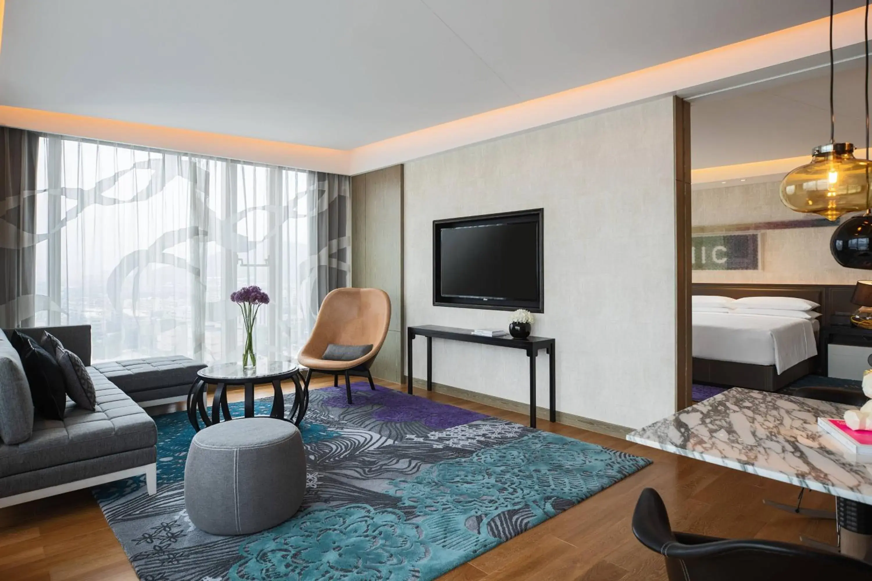 Club Suite With King Bed in Renaissance Hangzhou Northeast Club Suite With King Bed in Renaissance Hangzhou Northeast